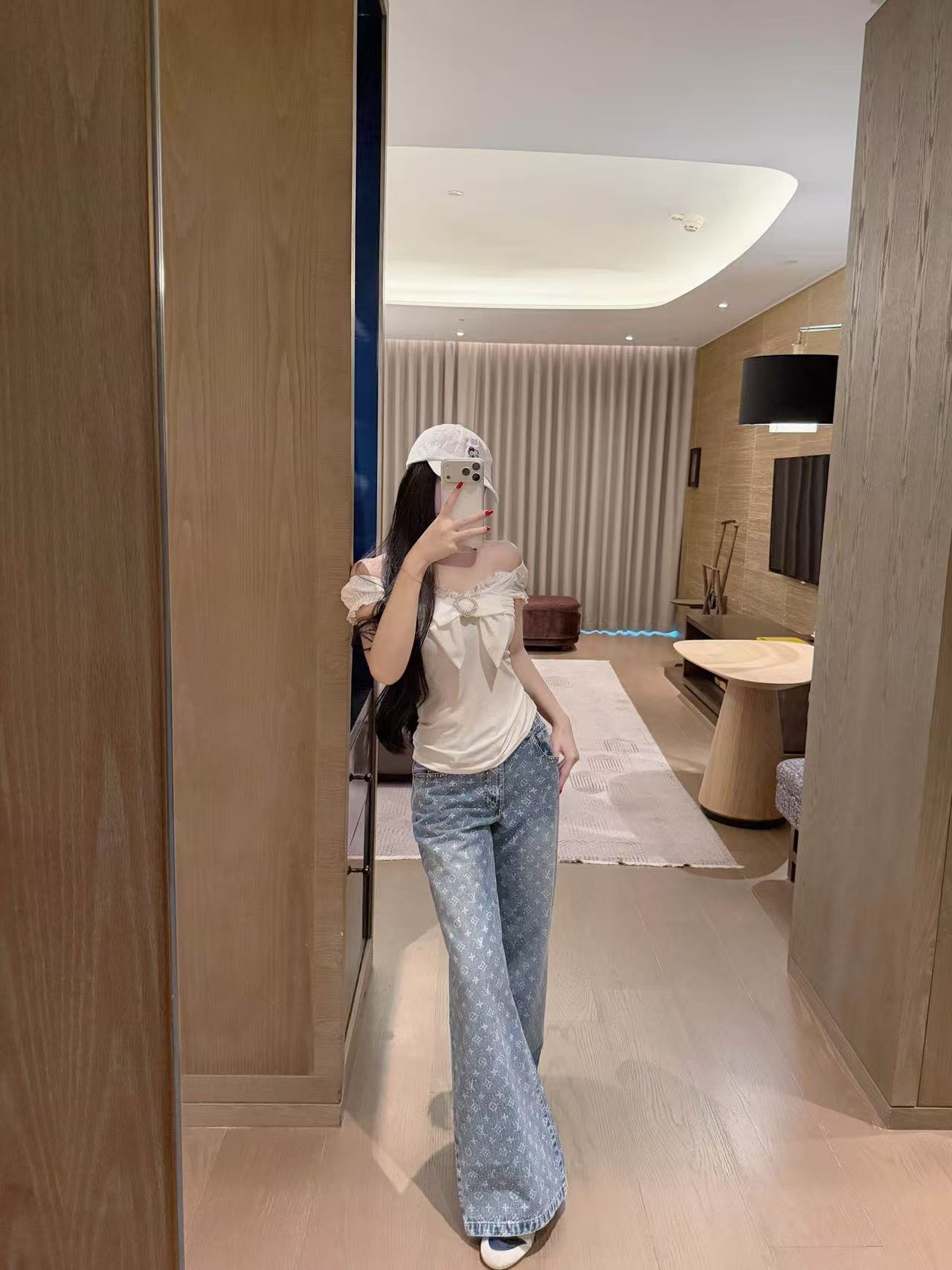 LVラインストーンプリントウォッシュデニムジーンズ【50％割引+送料無料】