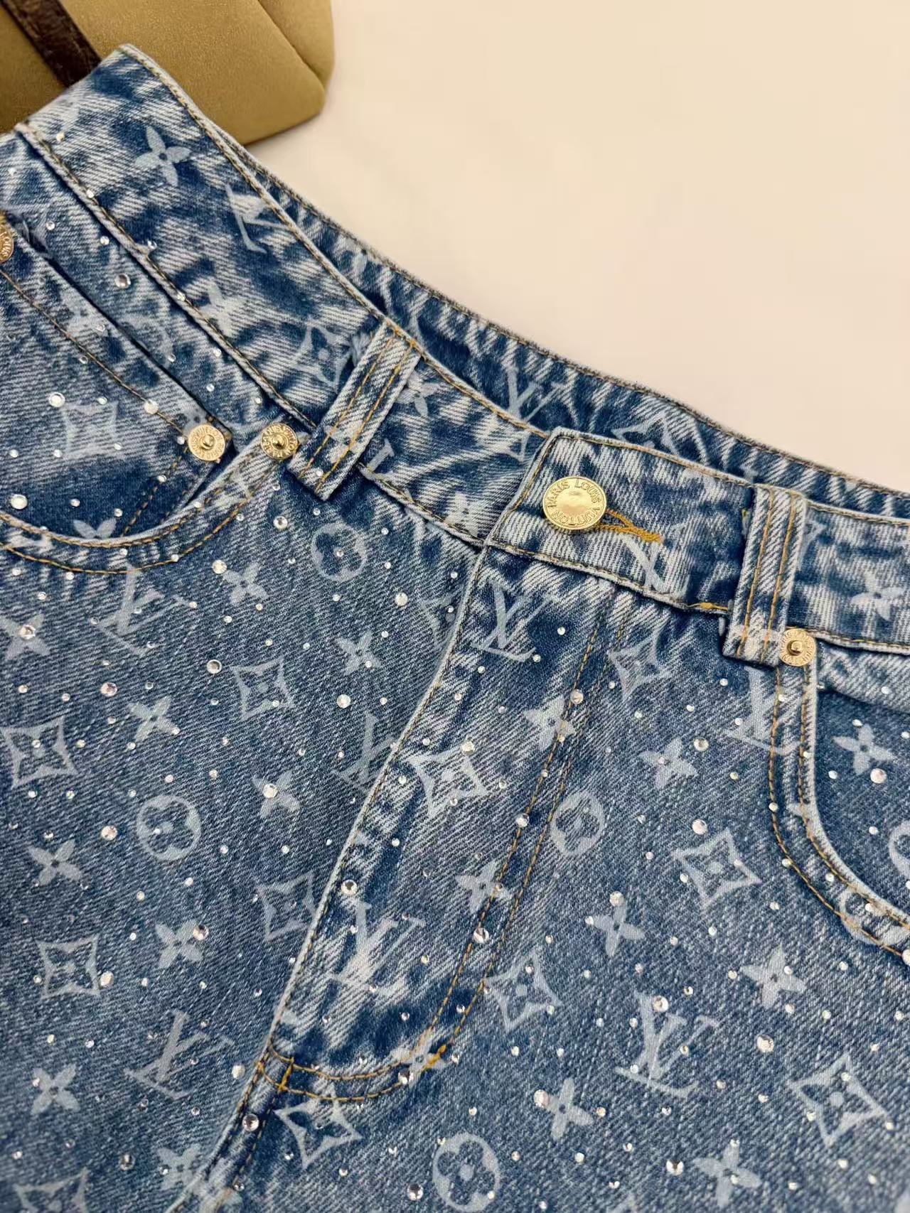 LVラインストーンプリントウォッシュデニムジーンズ【50％割引+送料無料】