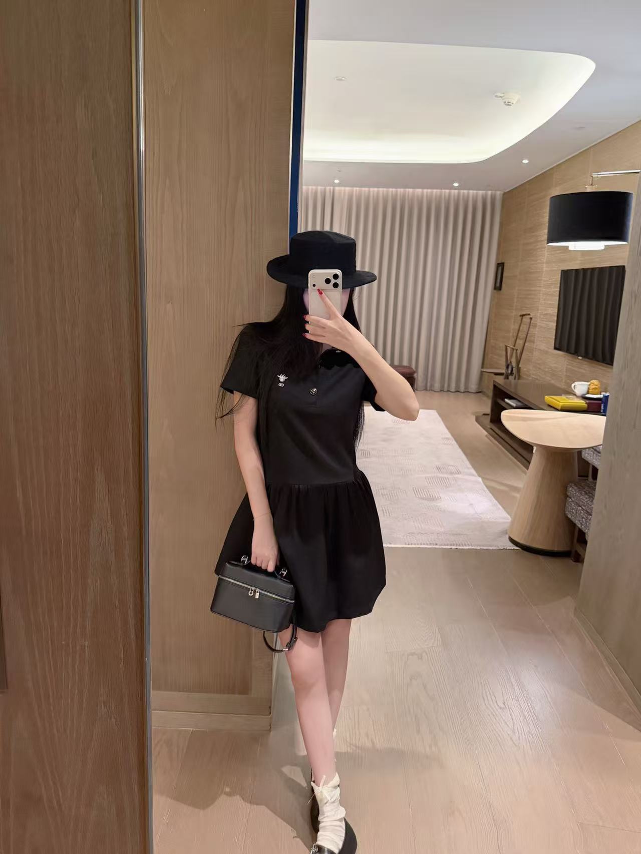 DIOR エンブロイダリー ビー ショートスリーブ ドレス【50％割引+送料無料】