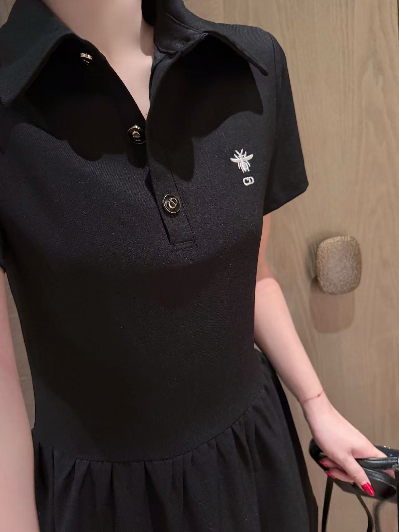 DIOR エンブロイダリー ビー ショートスリーブ ドレス【50％割引+送料無料】