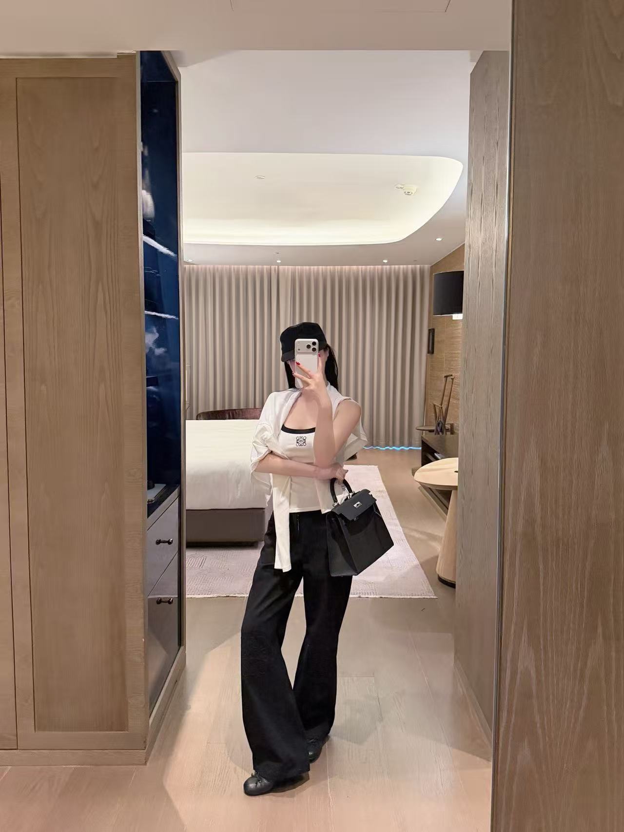 L0WEW 刺繍ジーンズ【50％割引+送料無料】