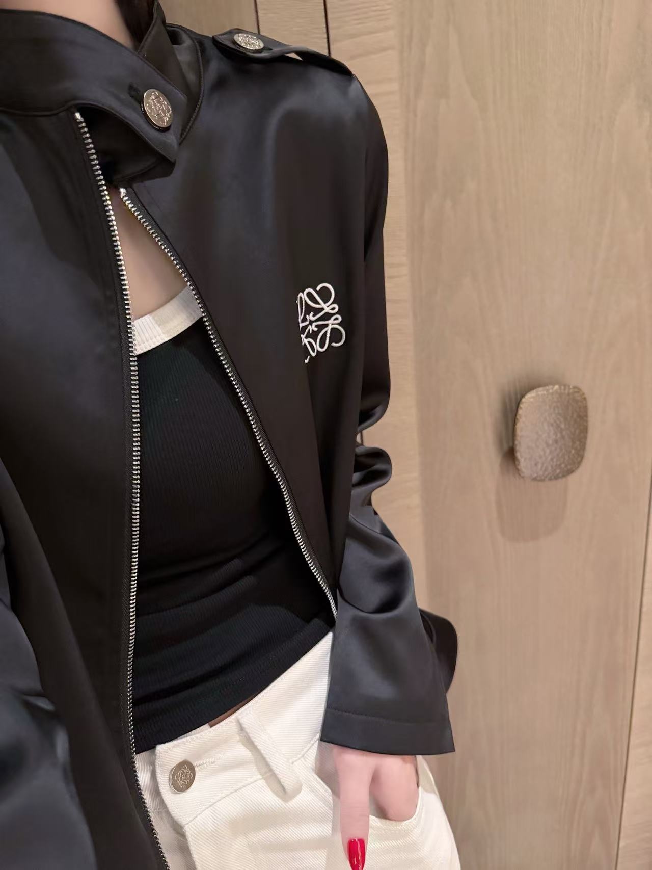 L0WEW 刺繍ロゴ ジップアップジャケット【50％割引+送料無料】