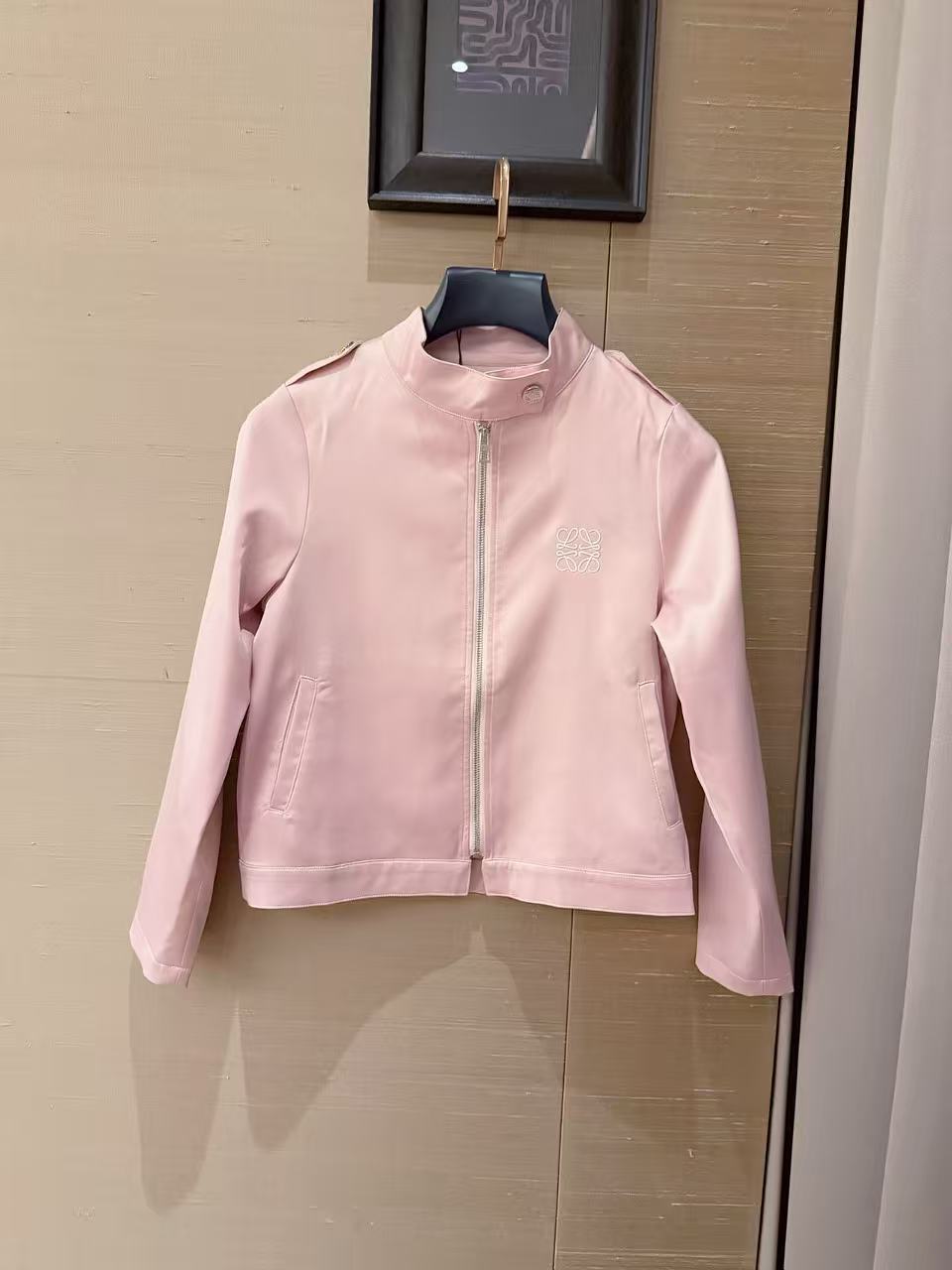 L0WEW 刺繍ロゴ ジップアップジャケット【50％割引+送料無料】