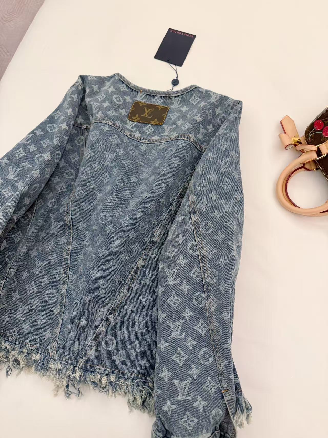 LVメタルボタンデニムジャケット【50％割引+送料無料】