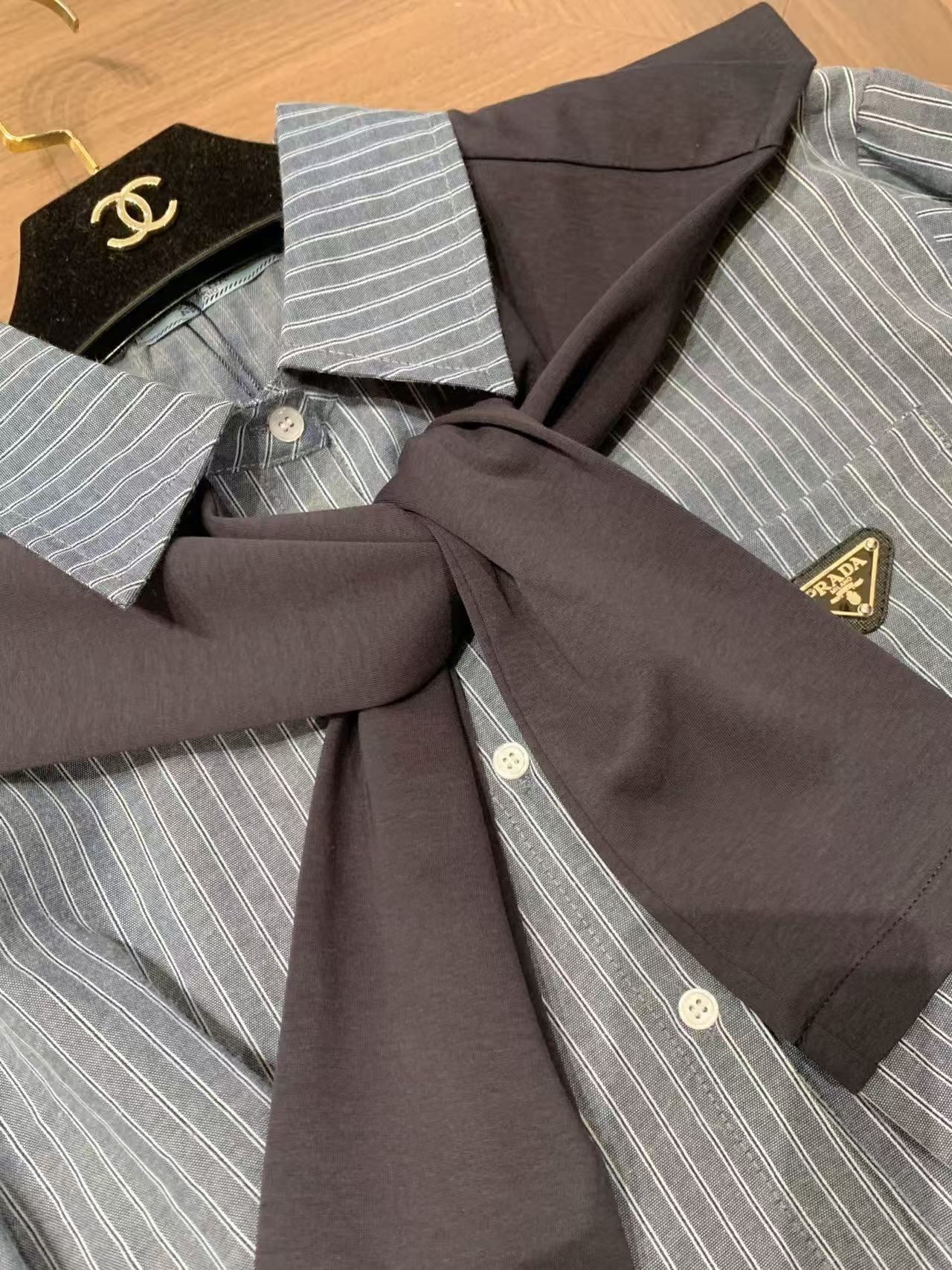 PR4D ストライプシャツ（スカーフ付き）【50％割引+送料無料】