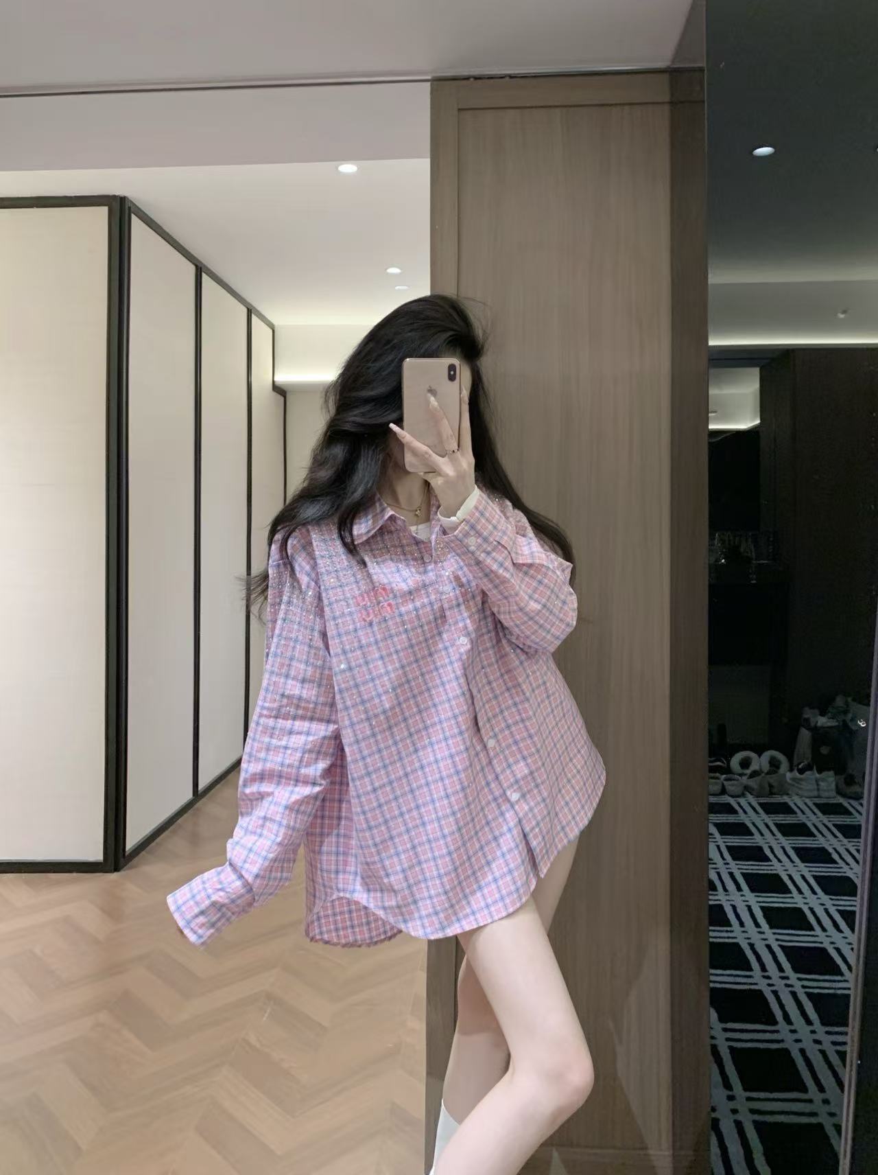 M1UM1U ラインストーン チェックシャツ【50％割引+送料無料】