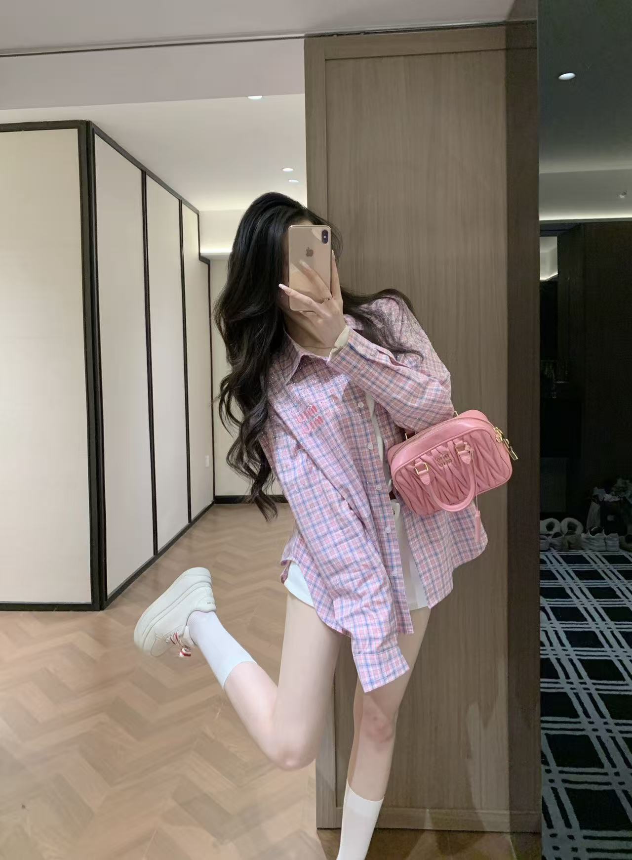 M1UM1U ラインストーン チェックシャツ【50％割引+送料無料】