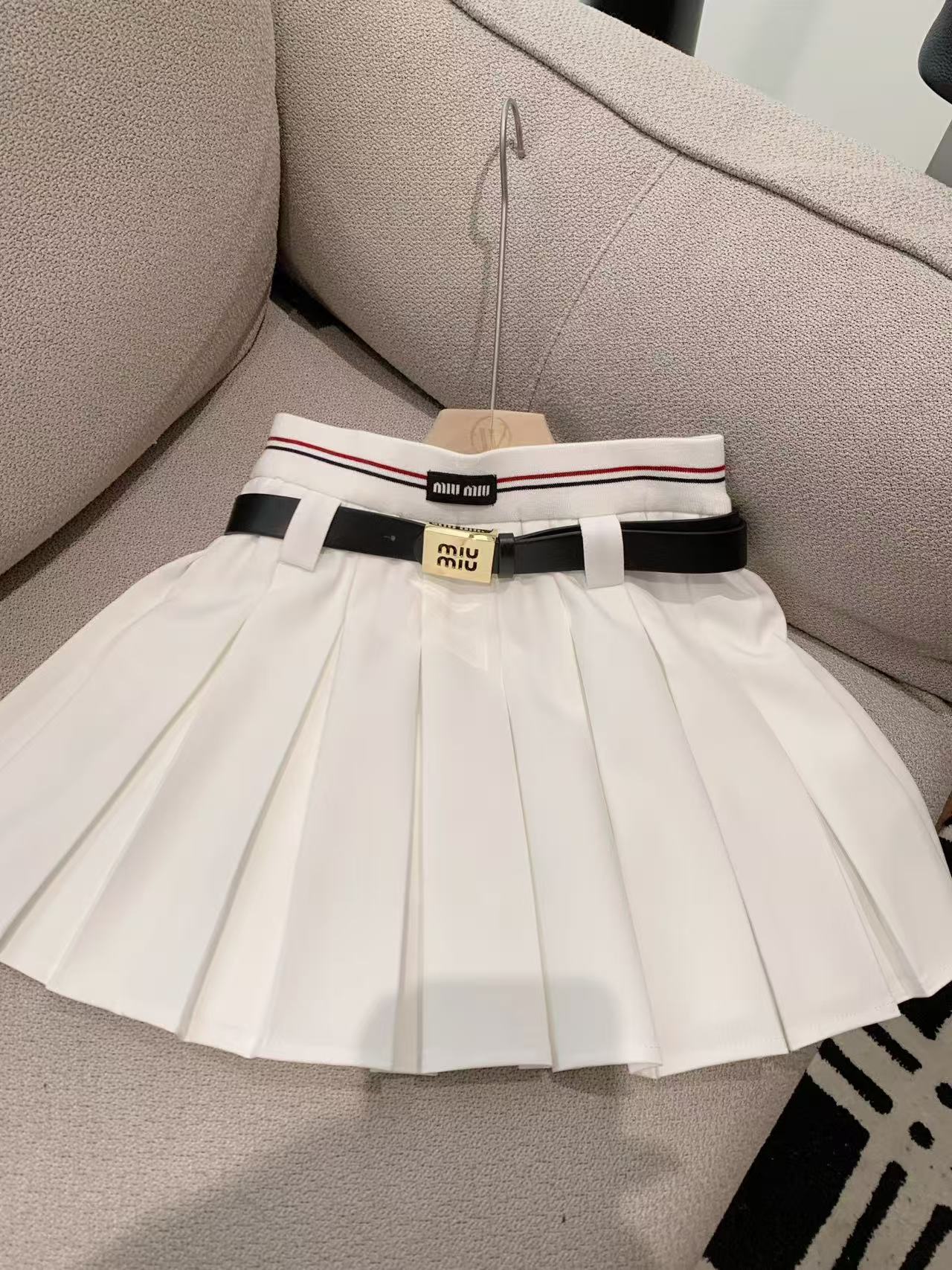 M1UM1U ゴムウエスト プリーツミニスカート【50％割引+送料無料】