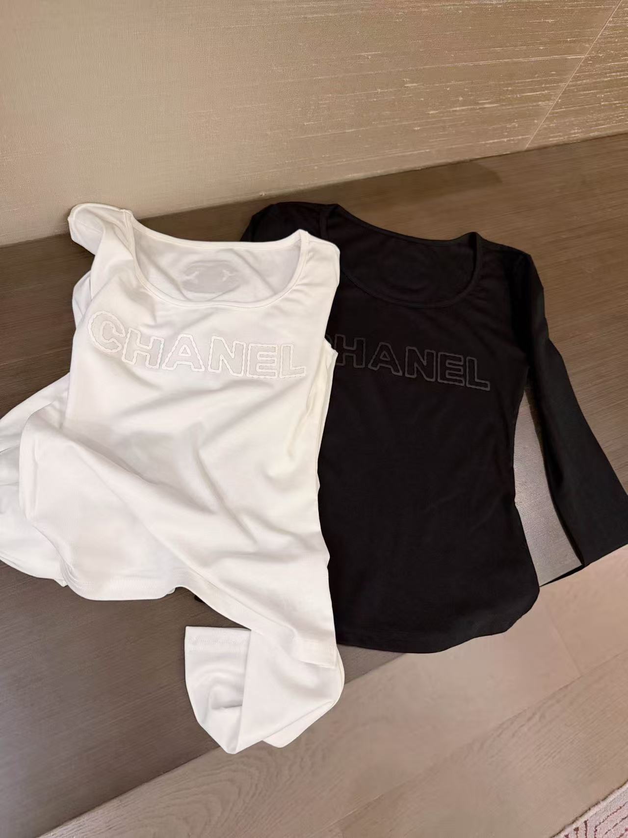 CHANE1 3DレターTシャツ【50％割引+送料無料】