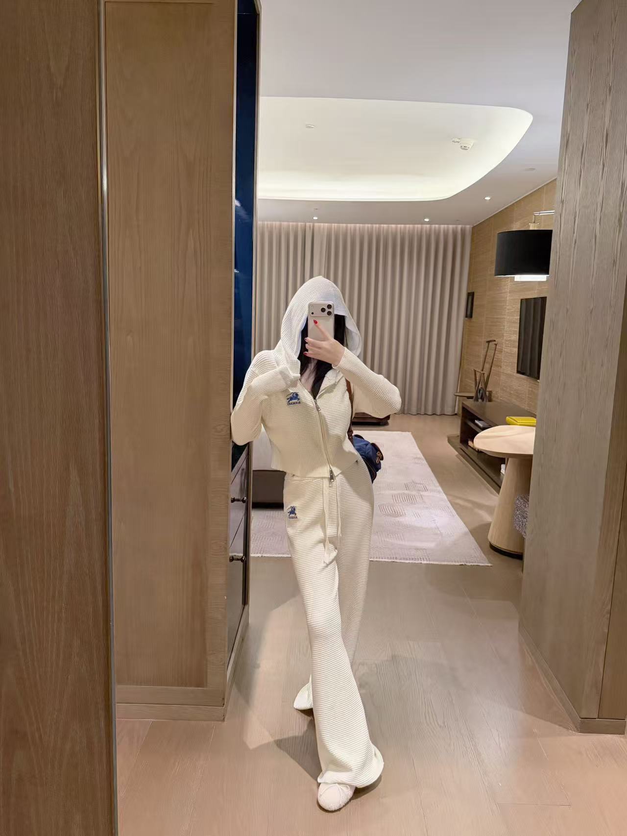 BUR8ERRY ウォーホース パーカー + パンツ ツーピースセット【50％割引+送料無料】