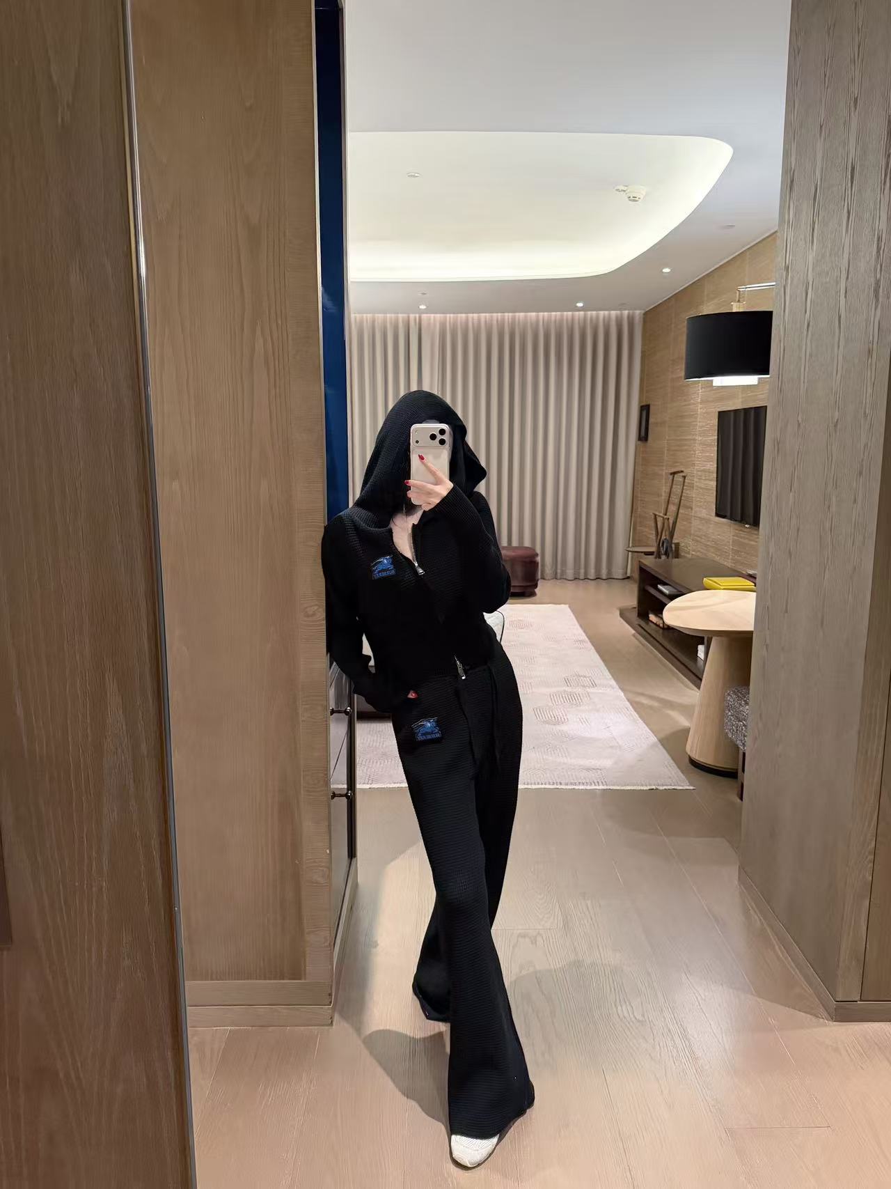 BUR8ERRY ウォーホース パーカー + パンツ ツーピースセット【50％割引+送料無料】