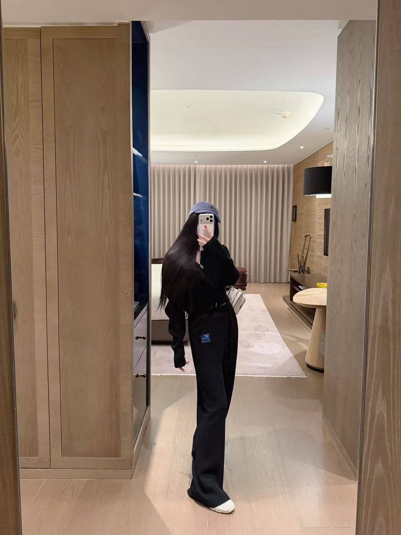 BUR8ERRY ウォーホース パーカー + パンツ ツーピースセット【50％割引+送料無料】