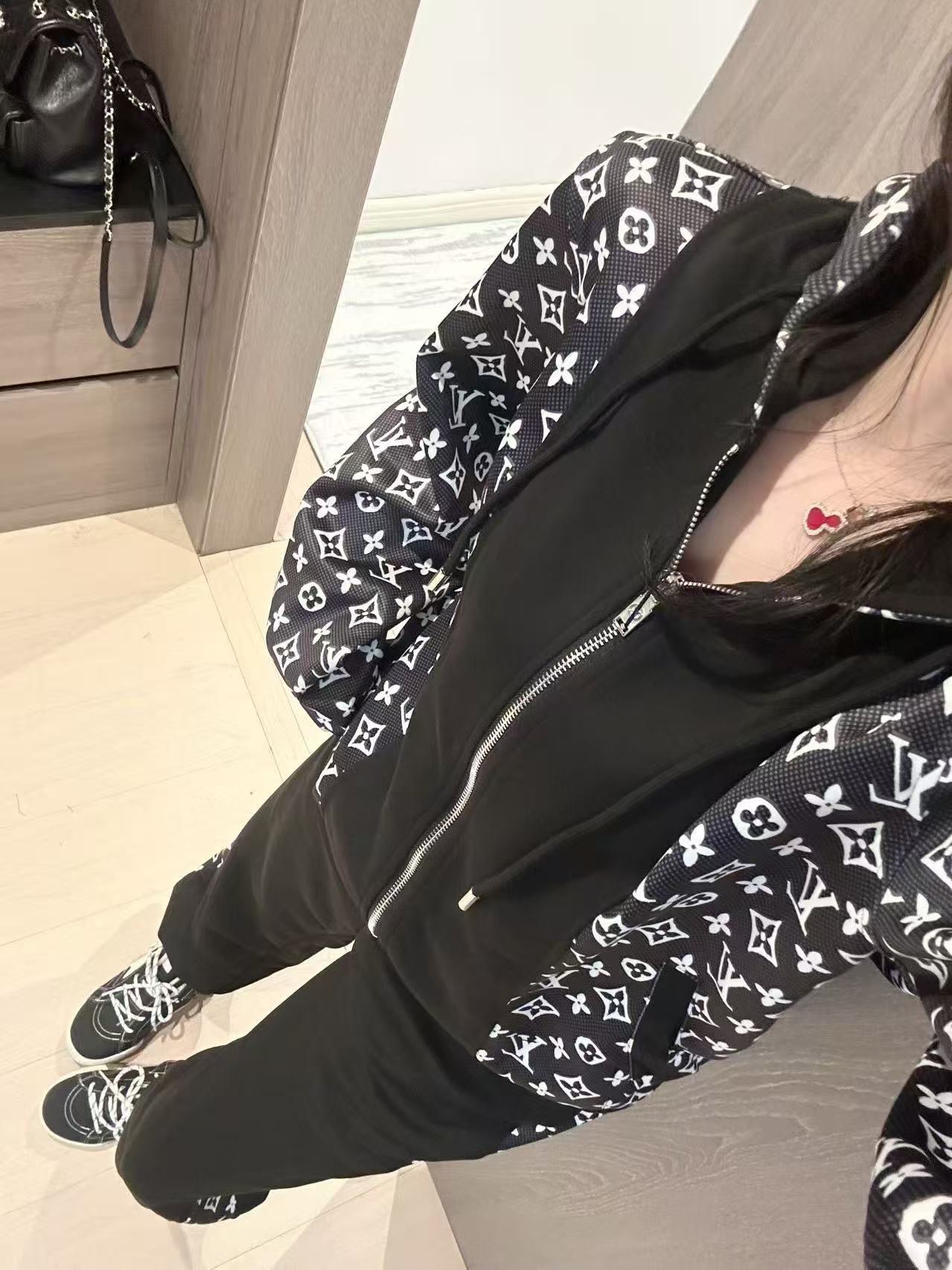 LVプリントフード付きジャケット+パンツのツーピースセット【50％割引+送料無料】