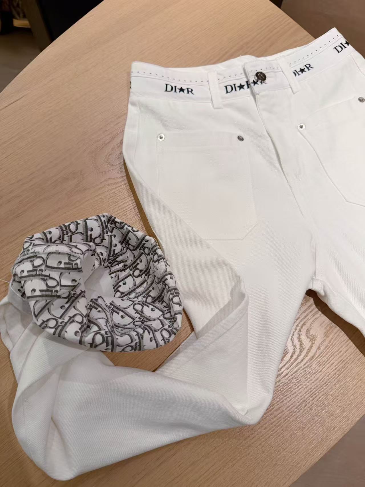 DIORのデニムジャケットとパンツのツーピースセット【50％割引+送料無料】