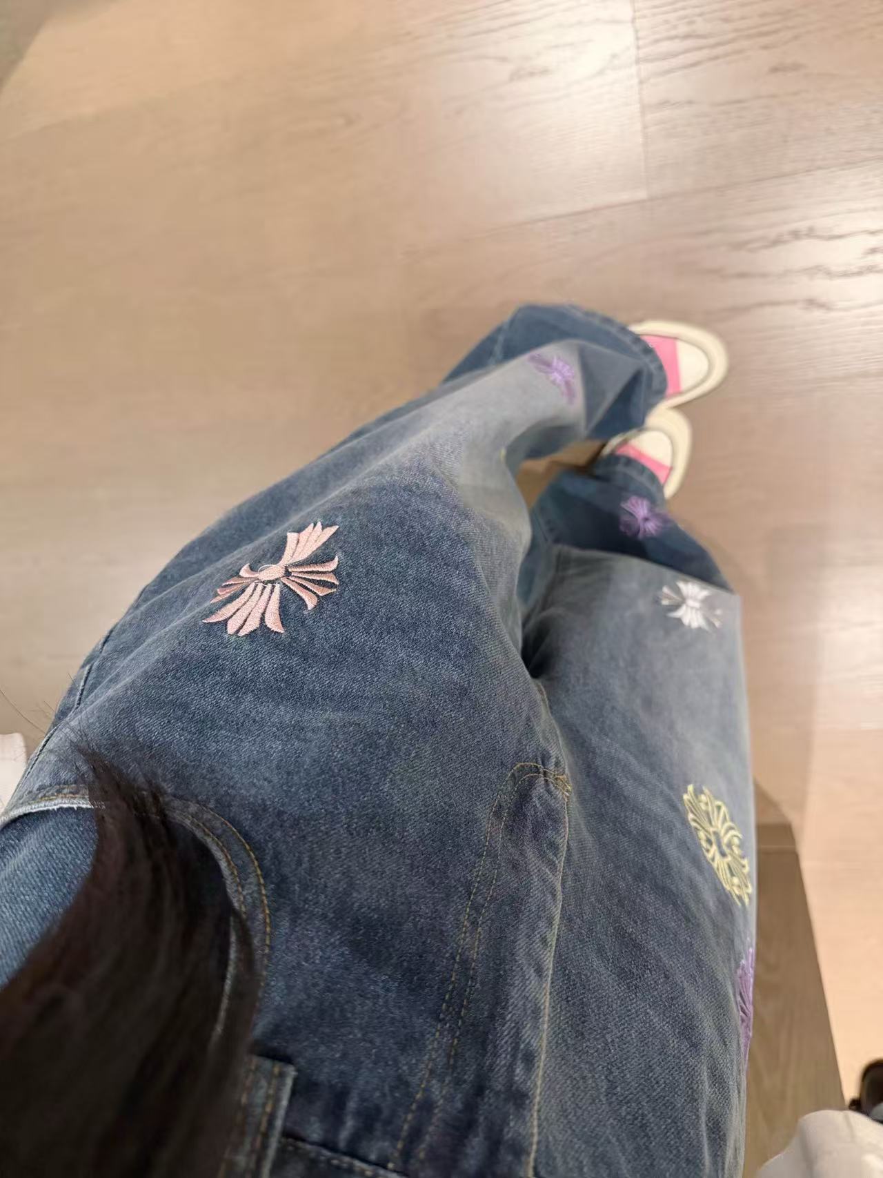 Chr0me Heartsカラフルなクロス刺繍のジーンズ【50％割引+送料無料】