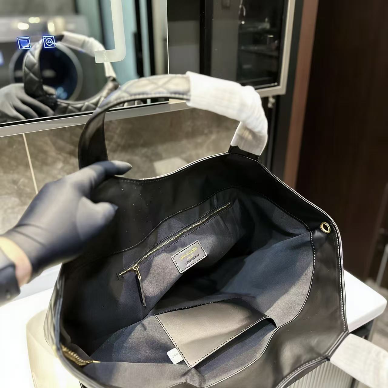 YSLミニマリストロゴショッピングバッグ【50％割引+送料無料】