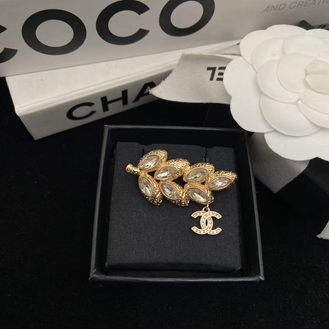CHANE1 ダブルC ウィートイヤー ダイヤモンドブローチ【50％割引+送料無料】