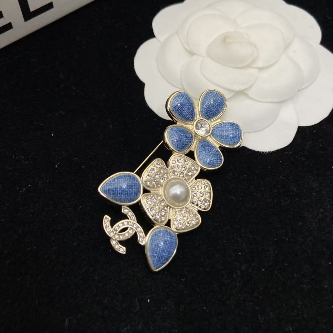 CHANE1 ダブルC ブルーフラワーブローチ【50％割引+送料無料】