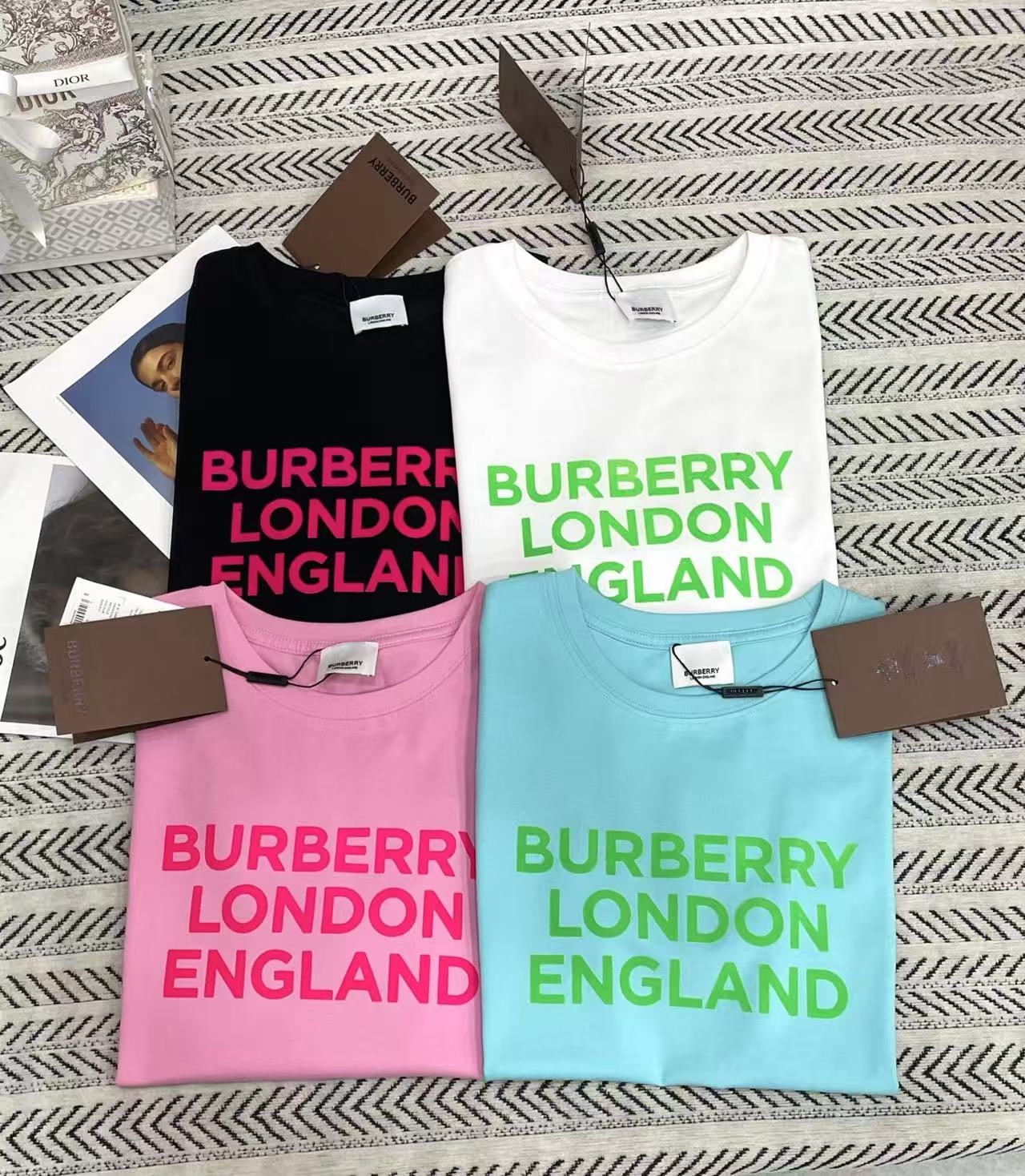 BUR8ERRY レターTシャツ【50％割引+送料無料】