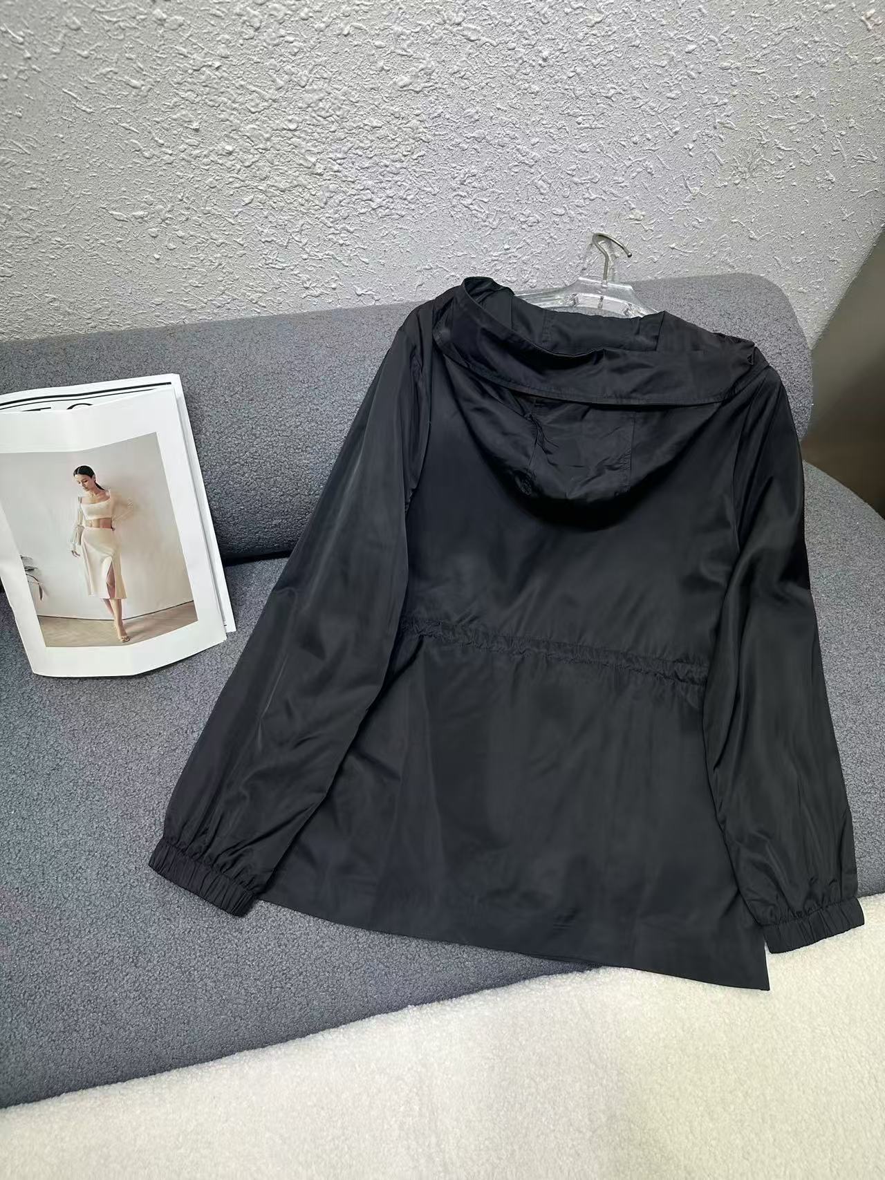 PR4DA高品質トライアングルロゴフードジャケット【50％割引+送料無料】