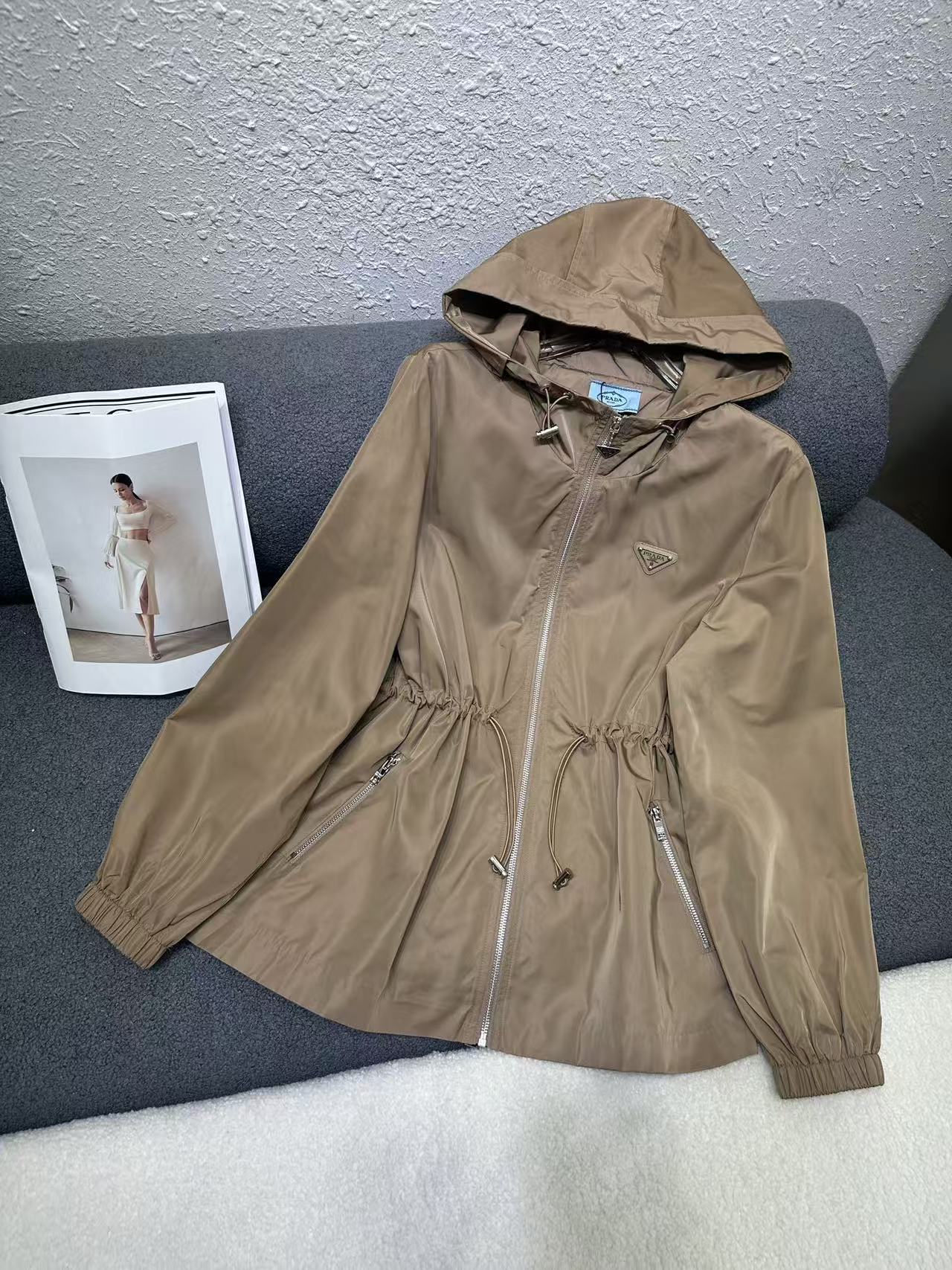 PR4DA高品質トライアングルロゴフードジャケット【50％割引+送料無料】