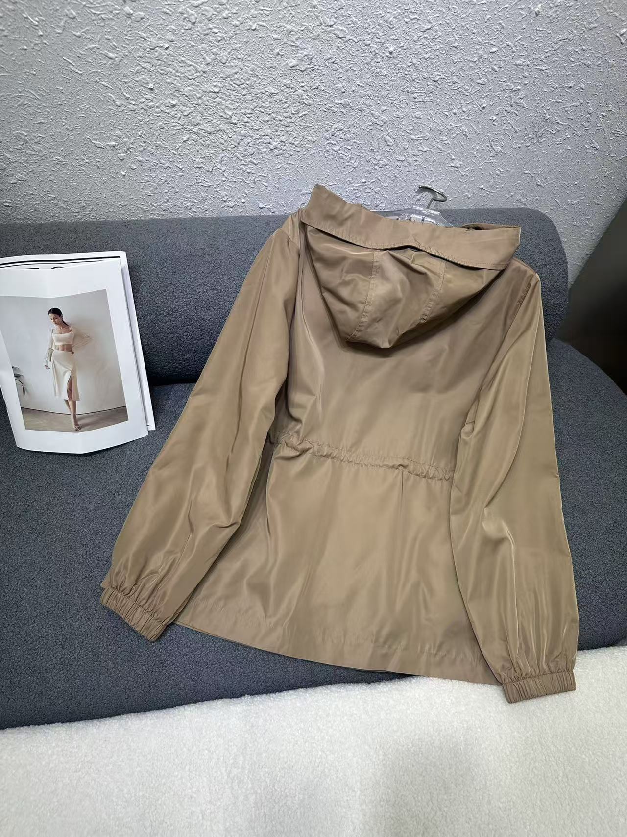 PR4DA高品質トライアングルロゴフードジャケット【50％割引+送料無料】