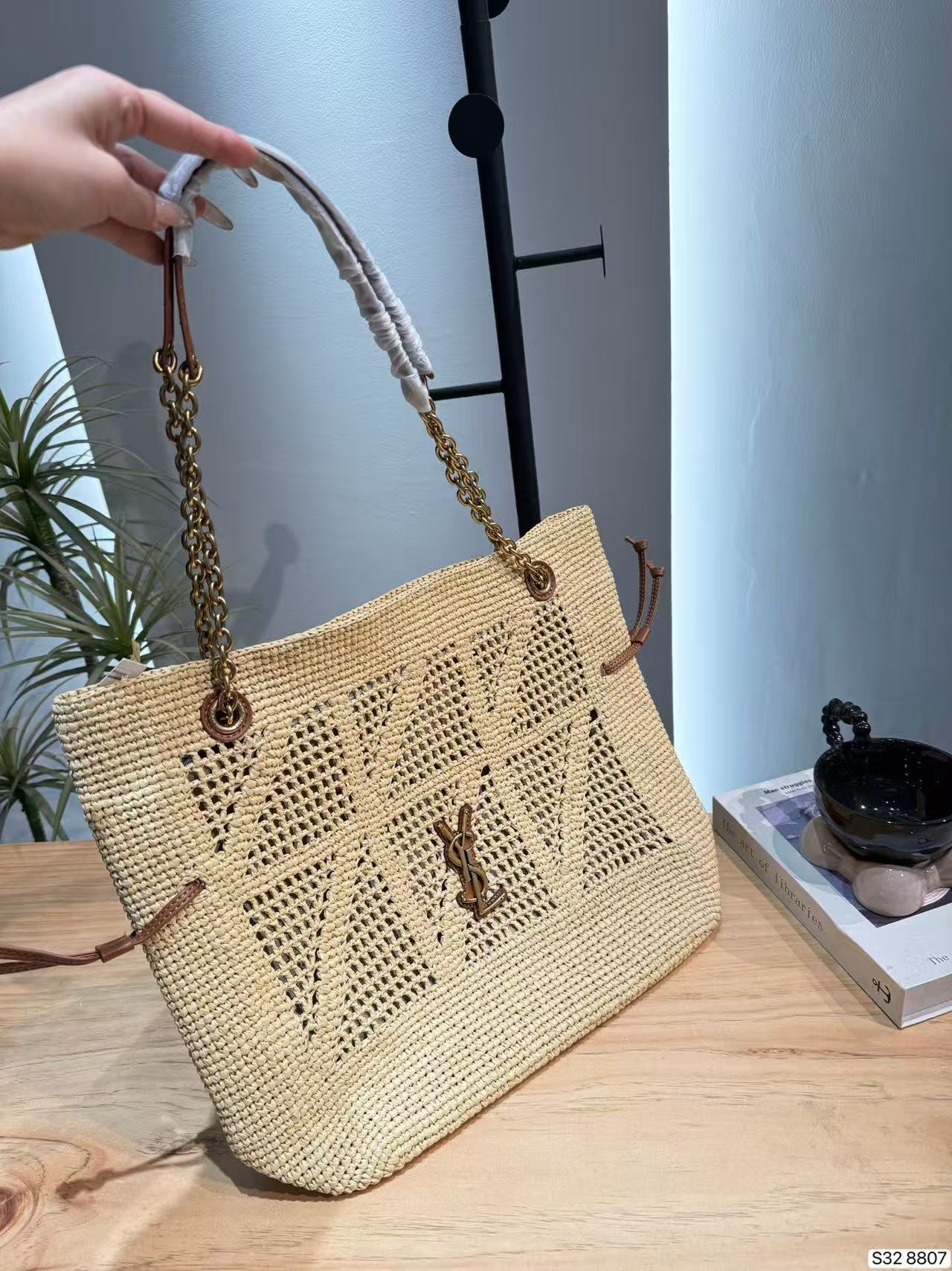 YSLのミニマリストチェーン織りバッグ【50％割引+送料無料】