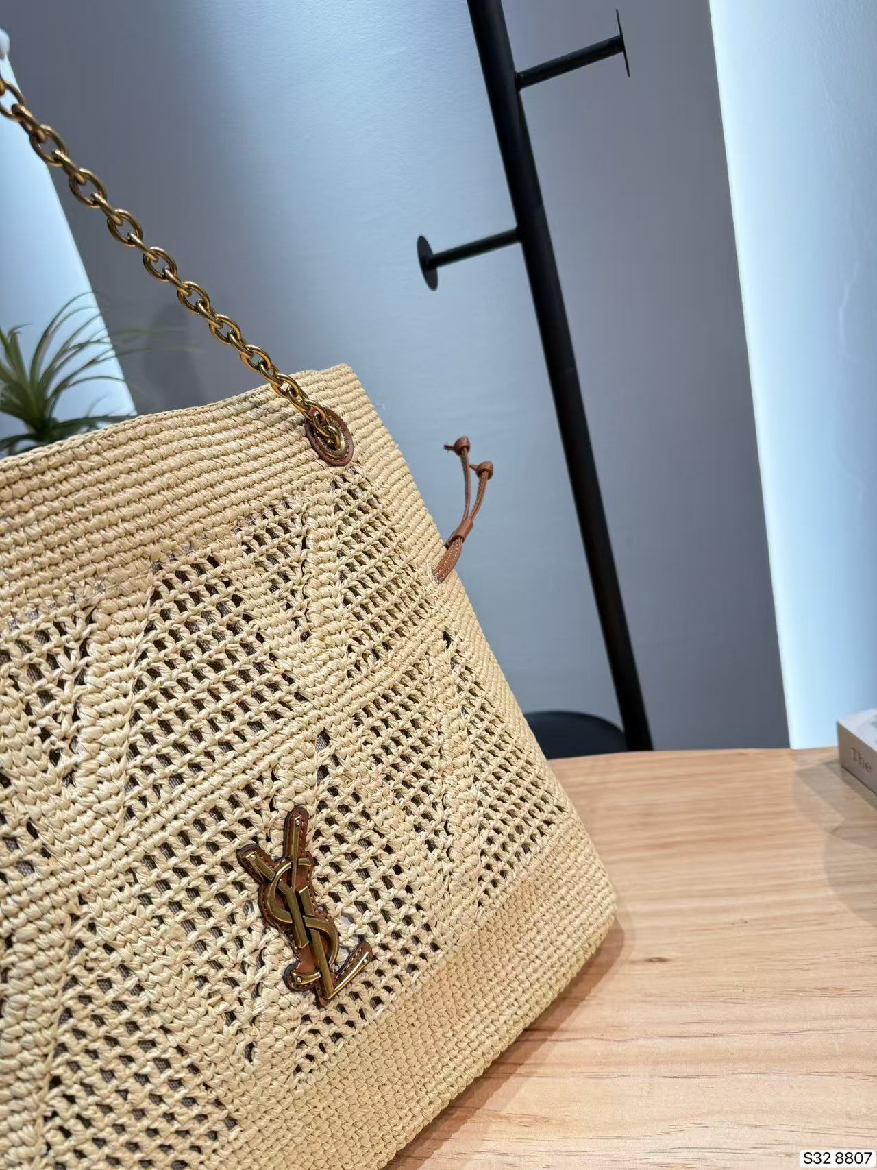 YSLのミニマリストチェーン織りバッグ【50％割引+送料無料】