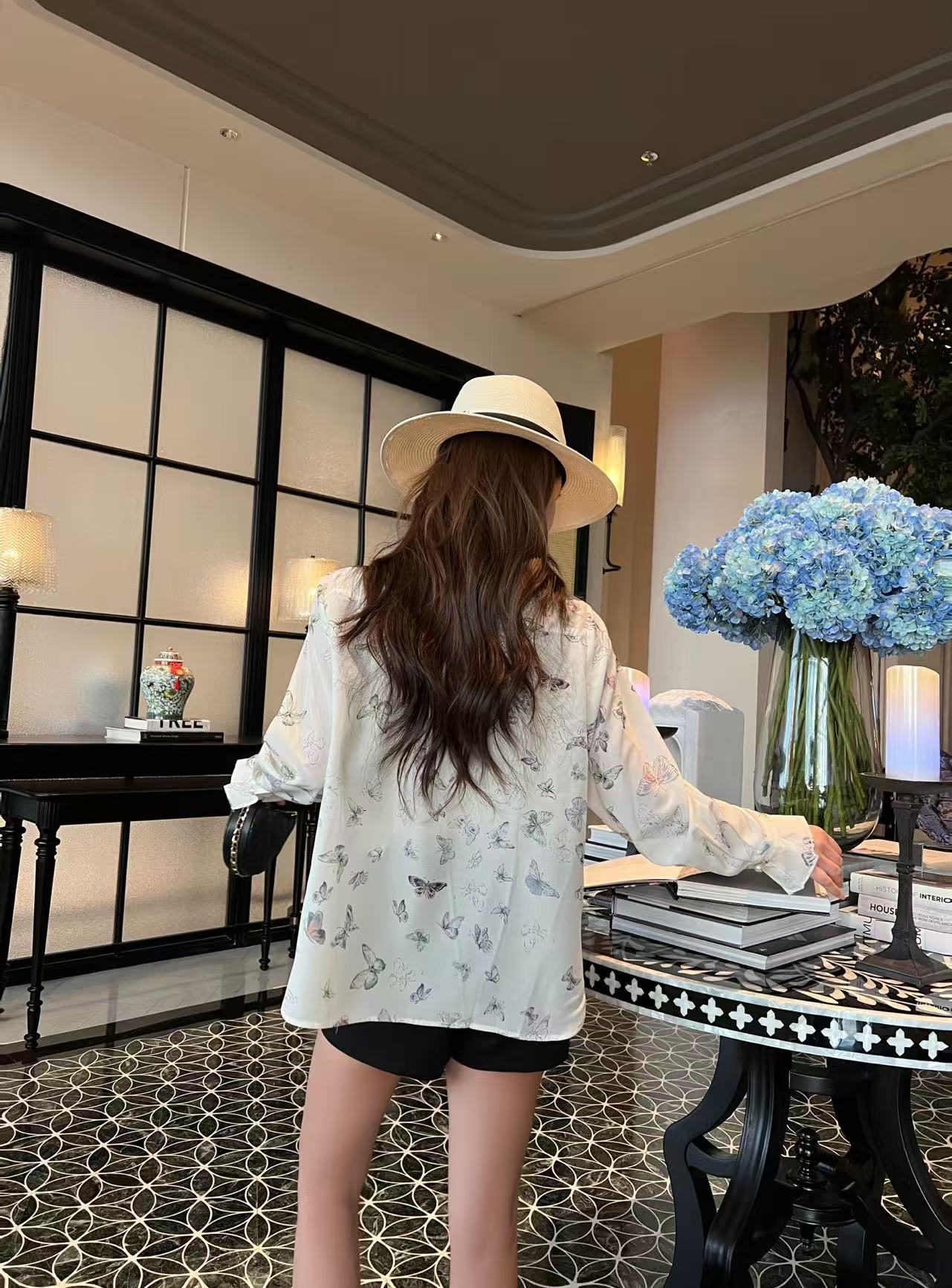 DIORの高品質プリントバタフライシャツ【50％割引+送料無料】