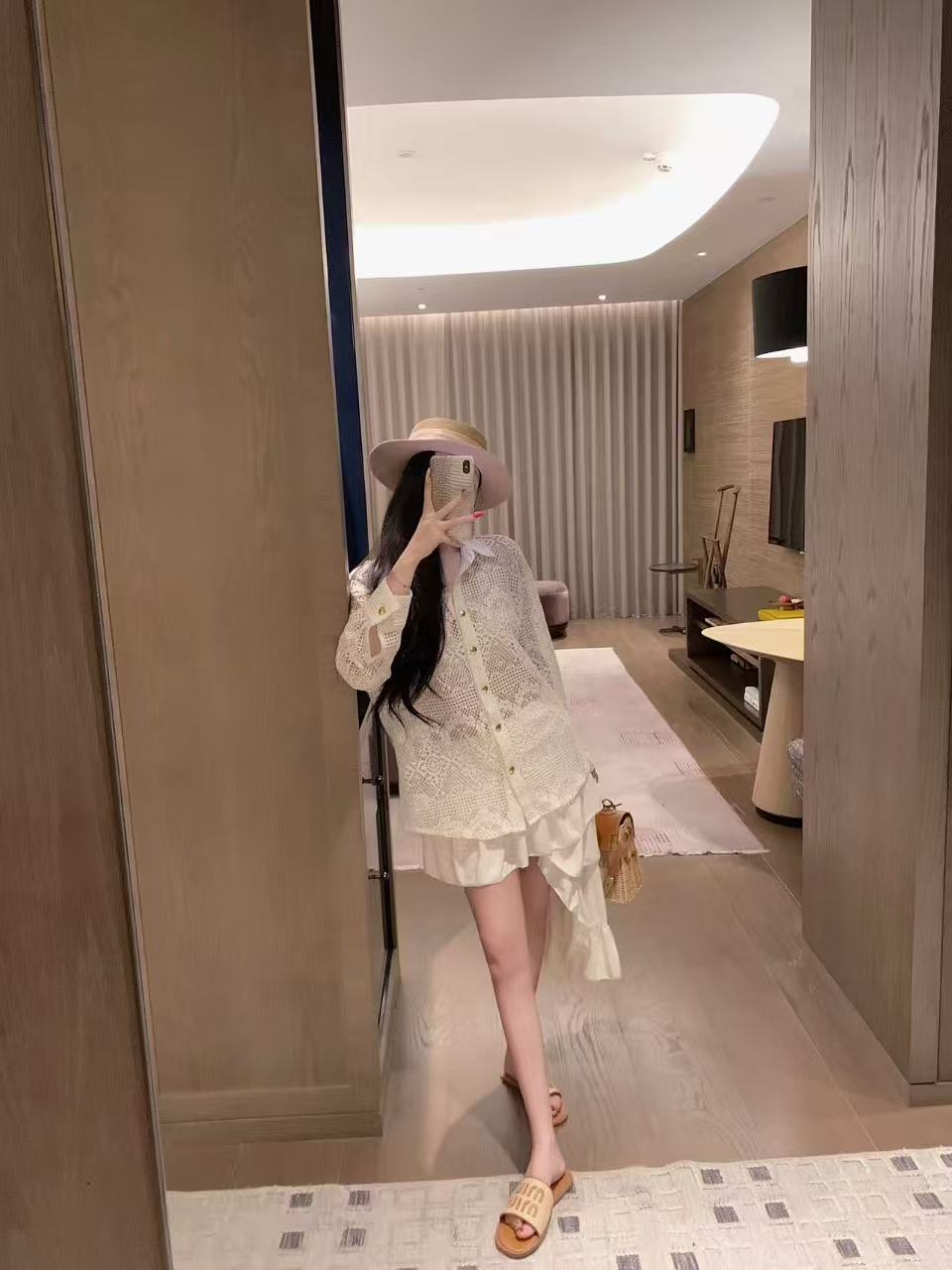 CEL1NE メタルボタン レースブラウス【50％割引+送料無料】