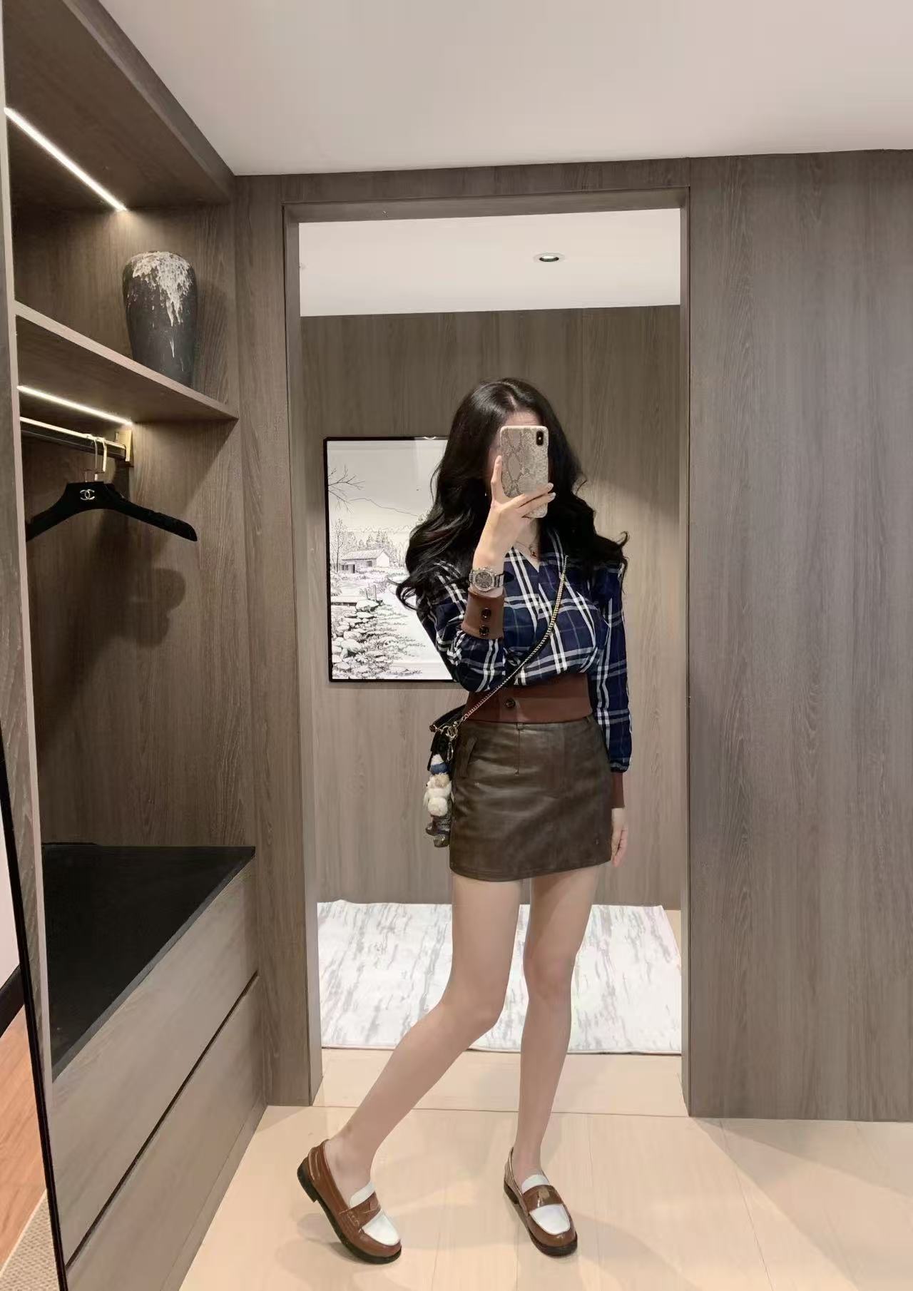 M1UM1U チェック柄Vネックシャツ【50％割引+送料無料】