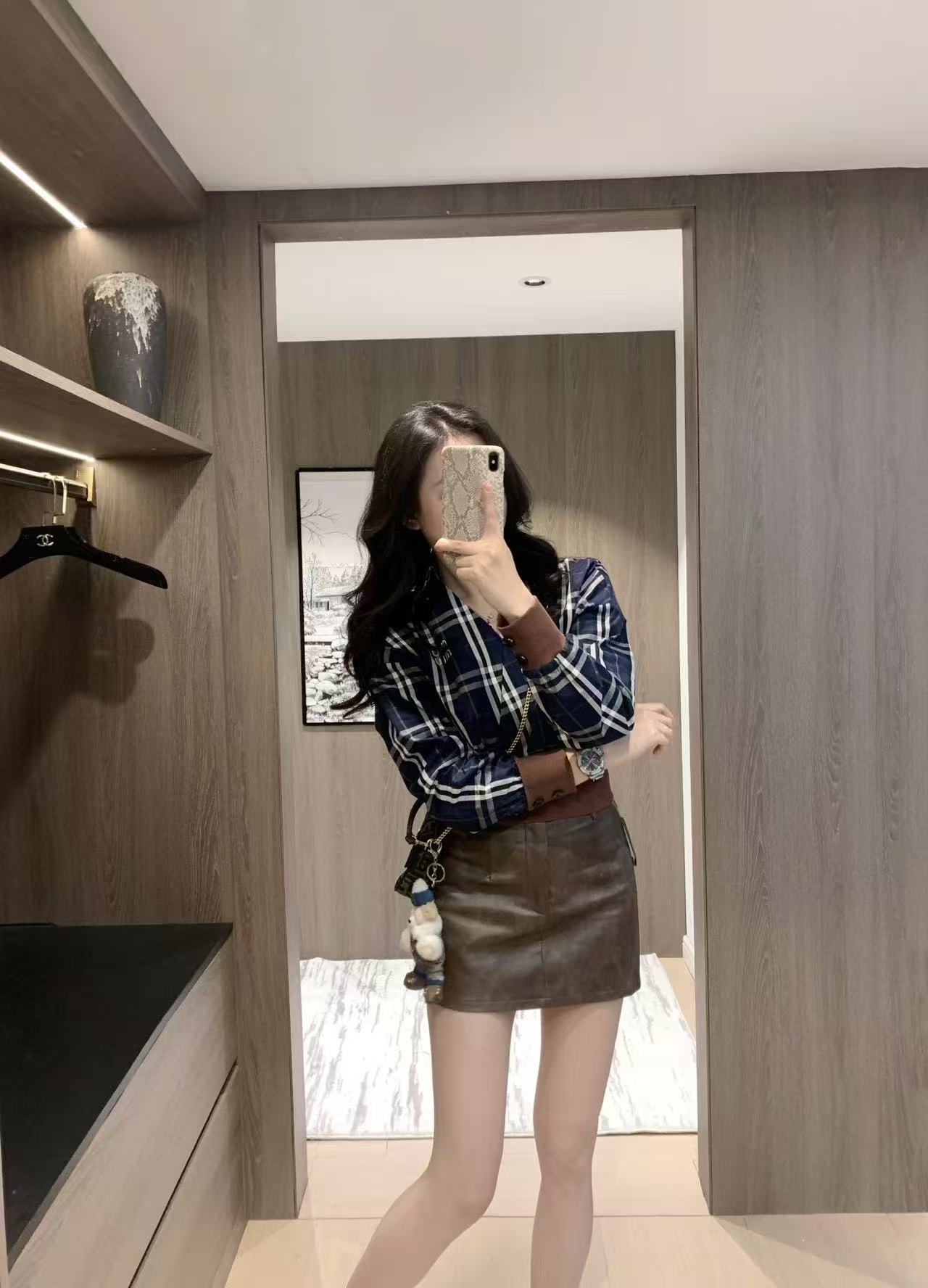 M1UM1U チェック柄Vネックシャツ【50％割引+送料無料】