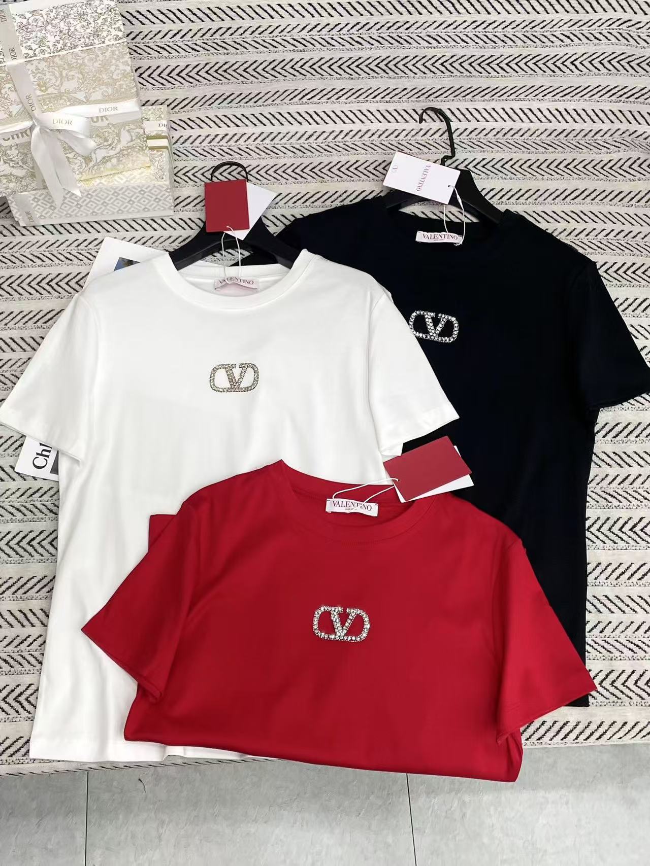 VALENT1NO ラインストーン Vネック ビーズレターTシャツ【50％割引+送料無料】