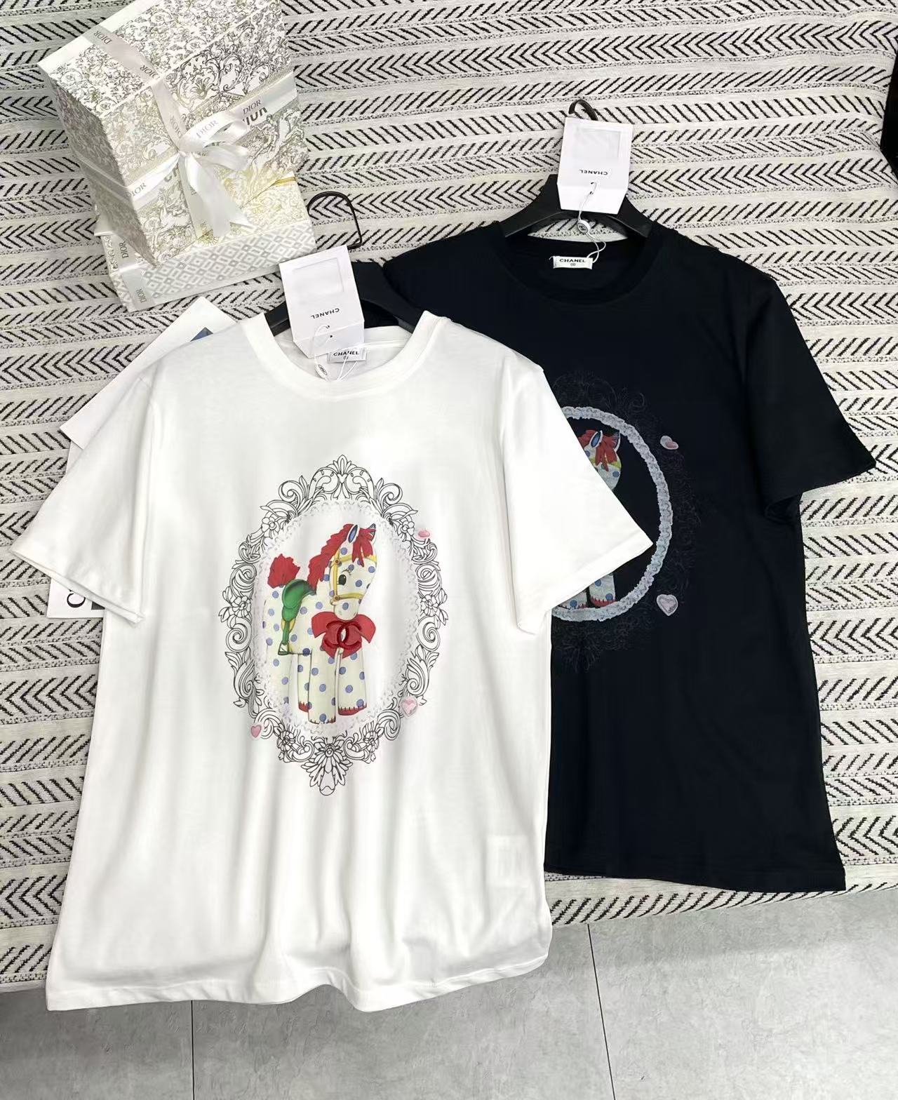 CHANE1 ポニー刺繍ロゴレターTシャツ【50％割引+送料無料】