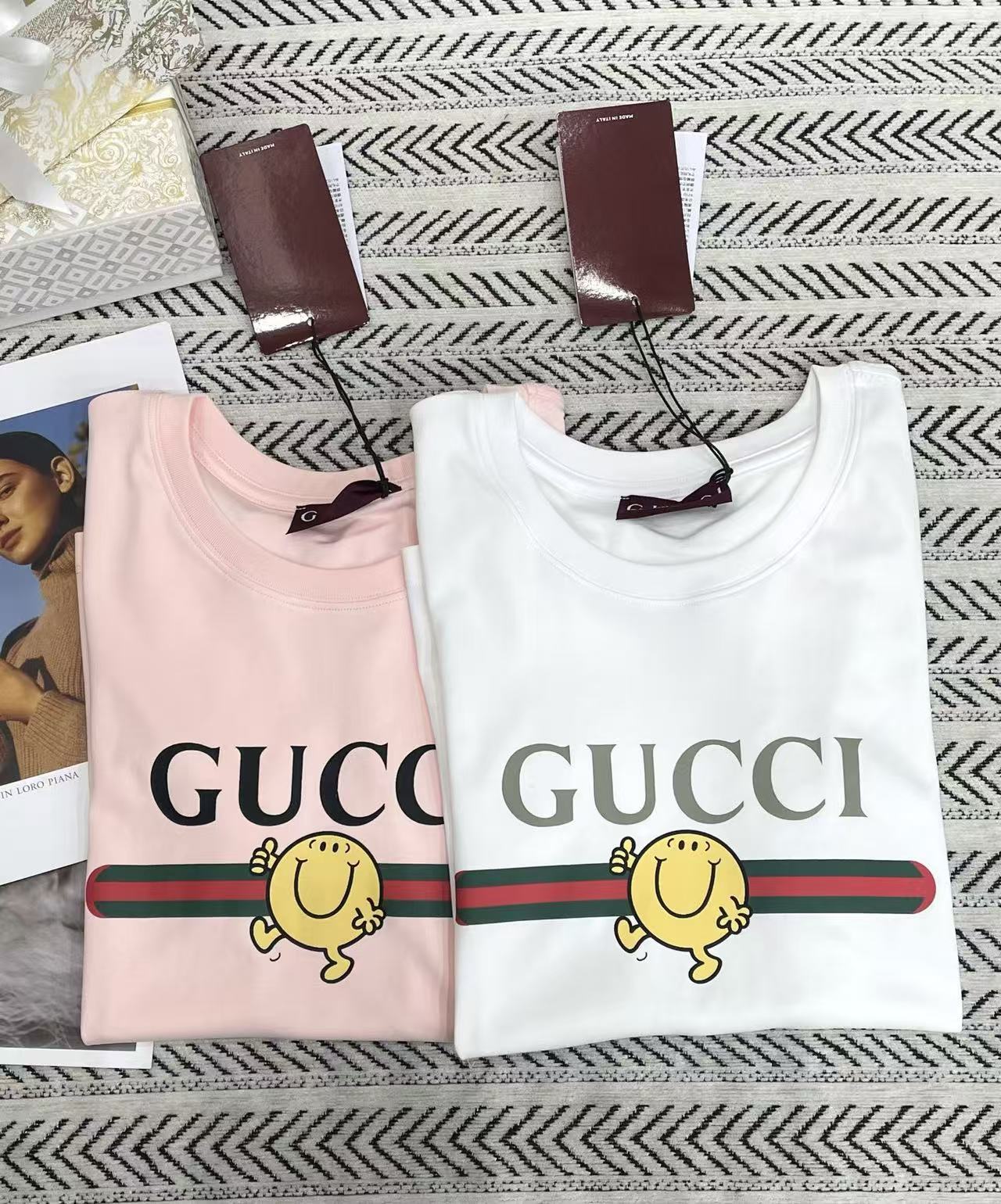 GUCC1 スマイリーフェイス レター Tシャツ【50％割引+送料無料】