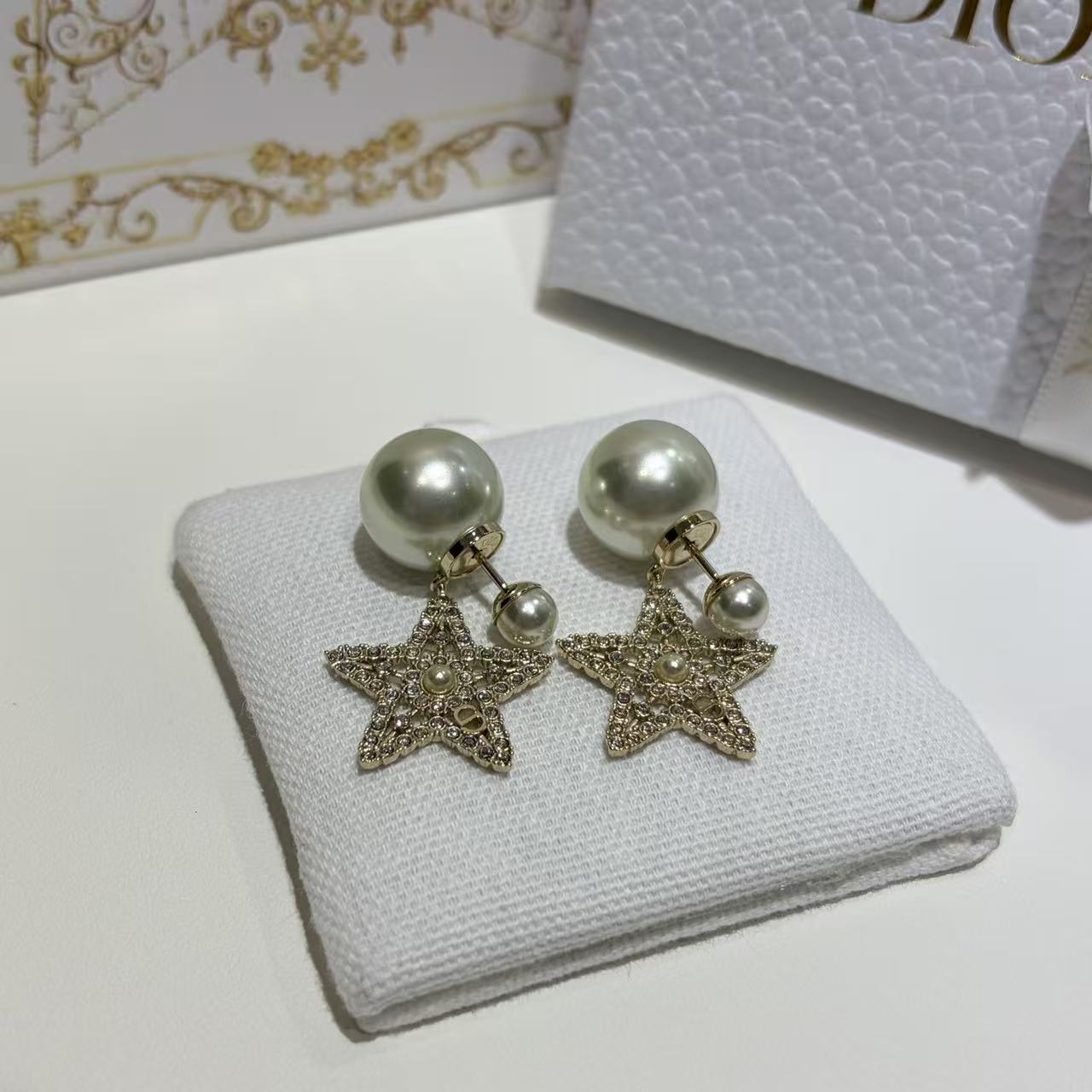 DI0R五芒星の真珠のイヤリング【50％割引+送料無料】