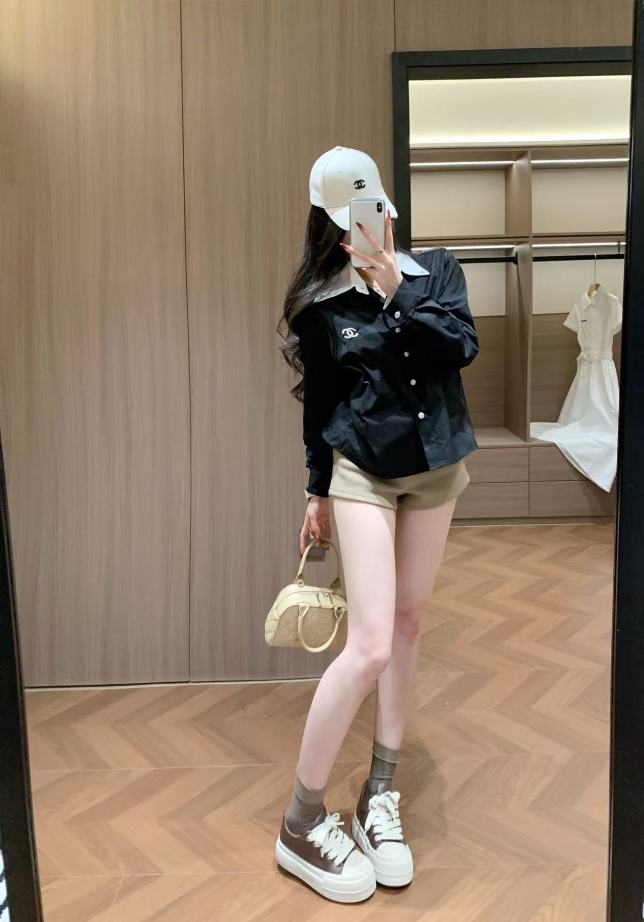 CHANE1 ミニマリスト ダブルC ロゴ シャツ【50％割引+送料無料】