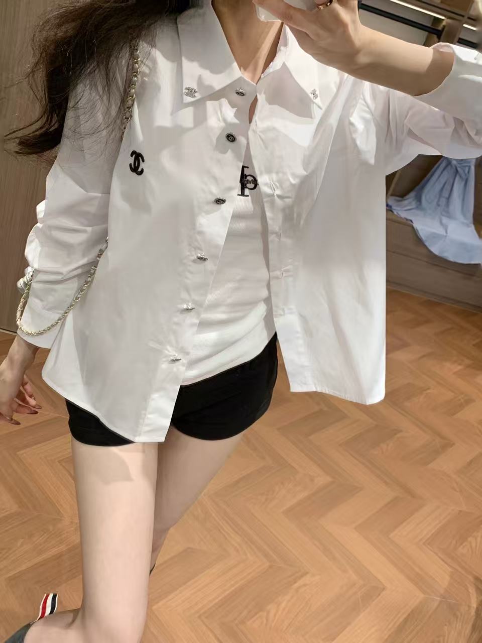 CHANE1 ミニマリスト ダブルC ロゴ シャツ【50％割引+送料無料】