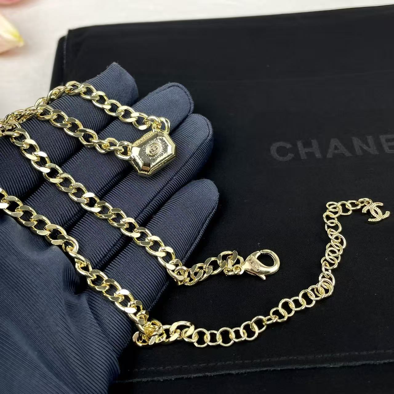 CHANE1 ダブルC シュガーキューブネックレス【50％割引+送料無料】