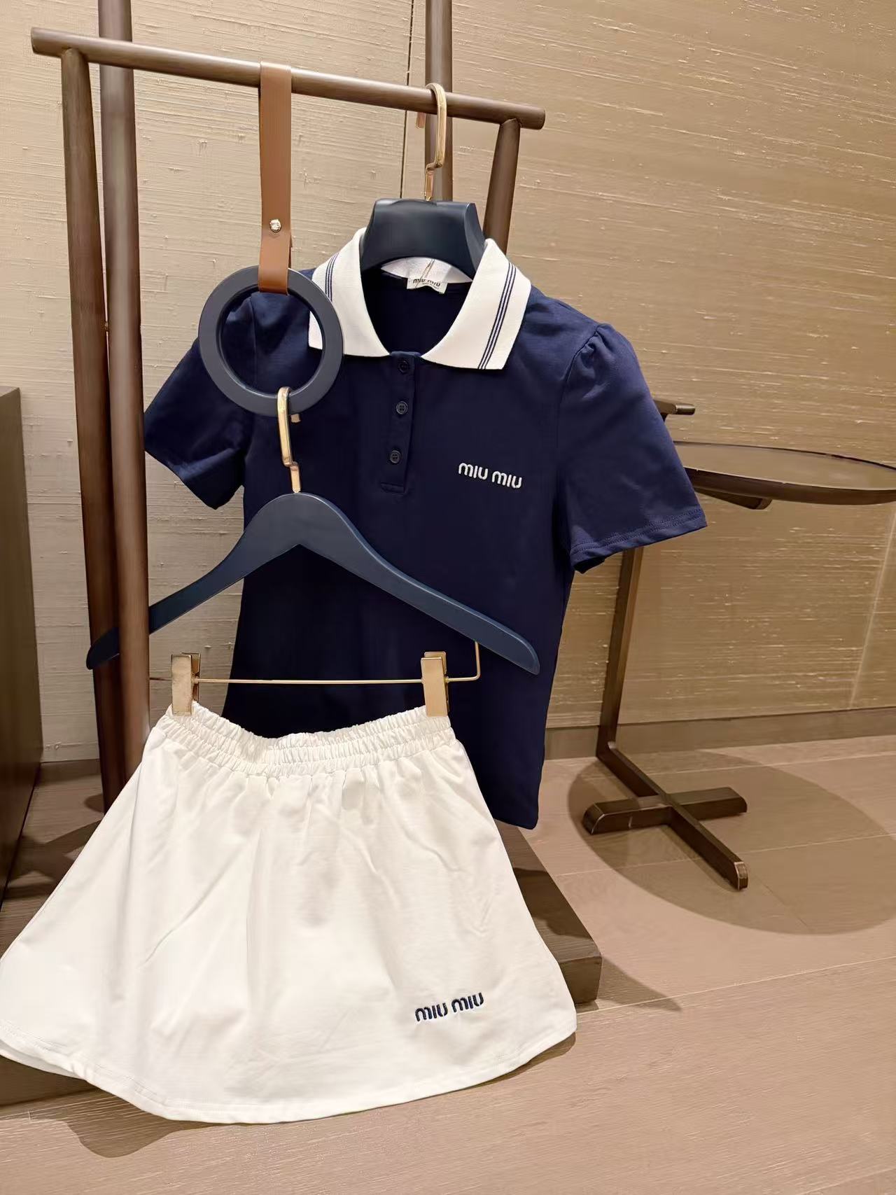 M1UM1U 襟付きシャツ+スカート ツーピースセット【50％割引+送料無料】