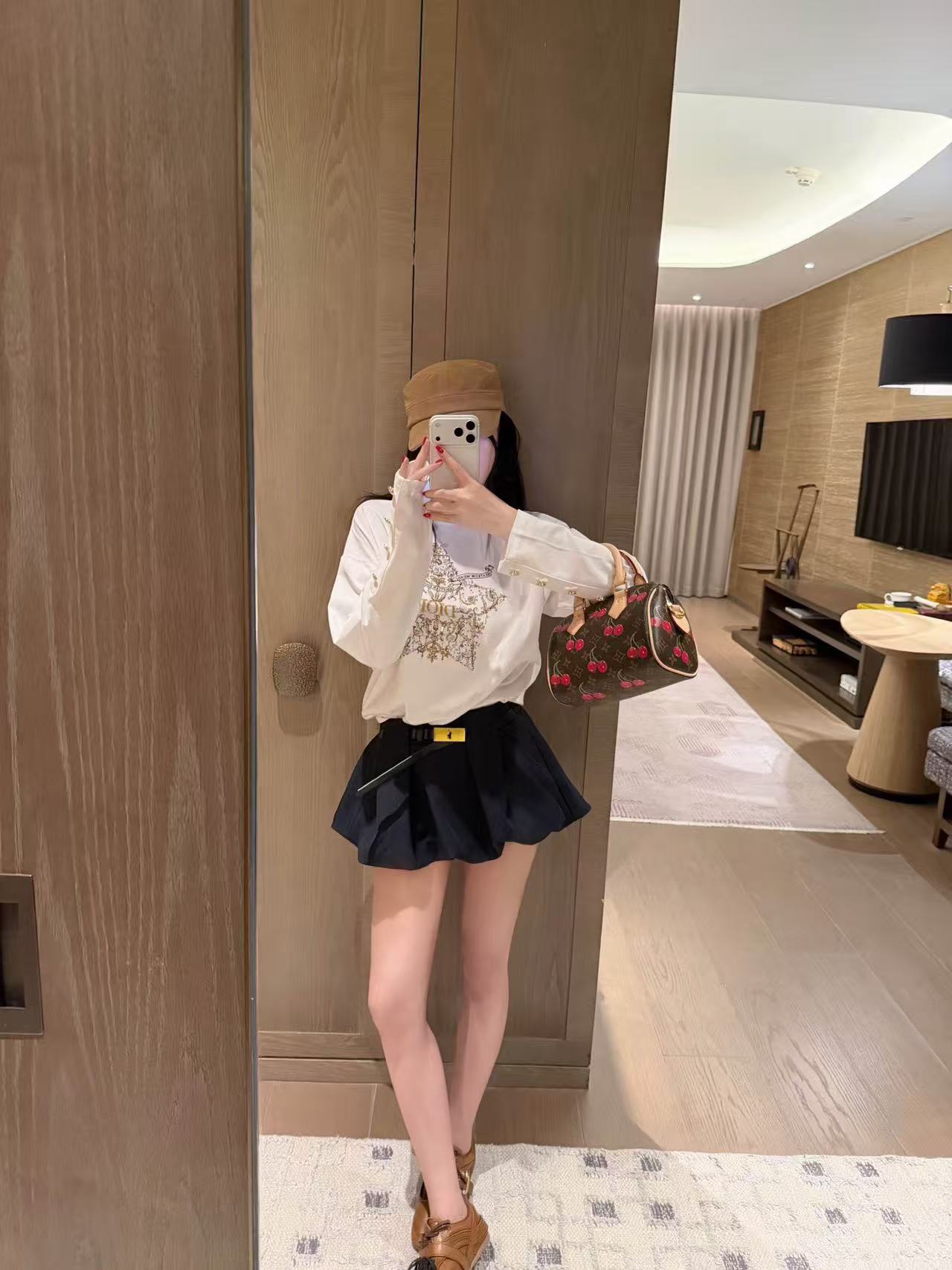 DIOR 五芒星刺繍スパンコールTシャツ【50％割引+送料無料】