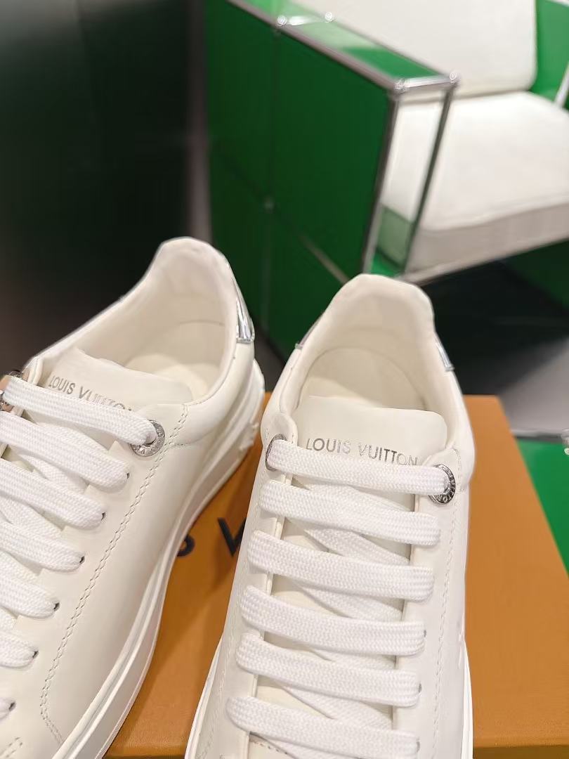 LV高級レザー四つ葉のクローバーカジュアルシューズ【50％割引+送料無料】