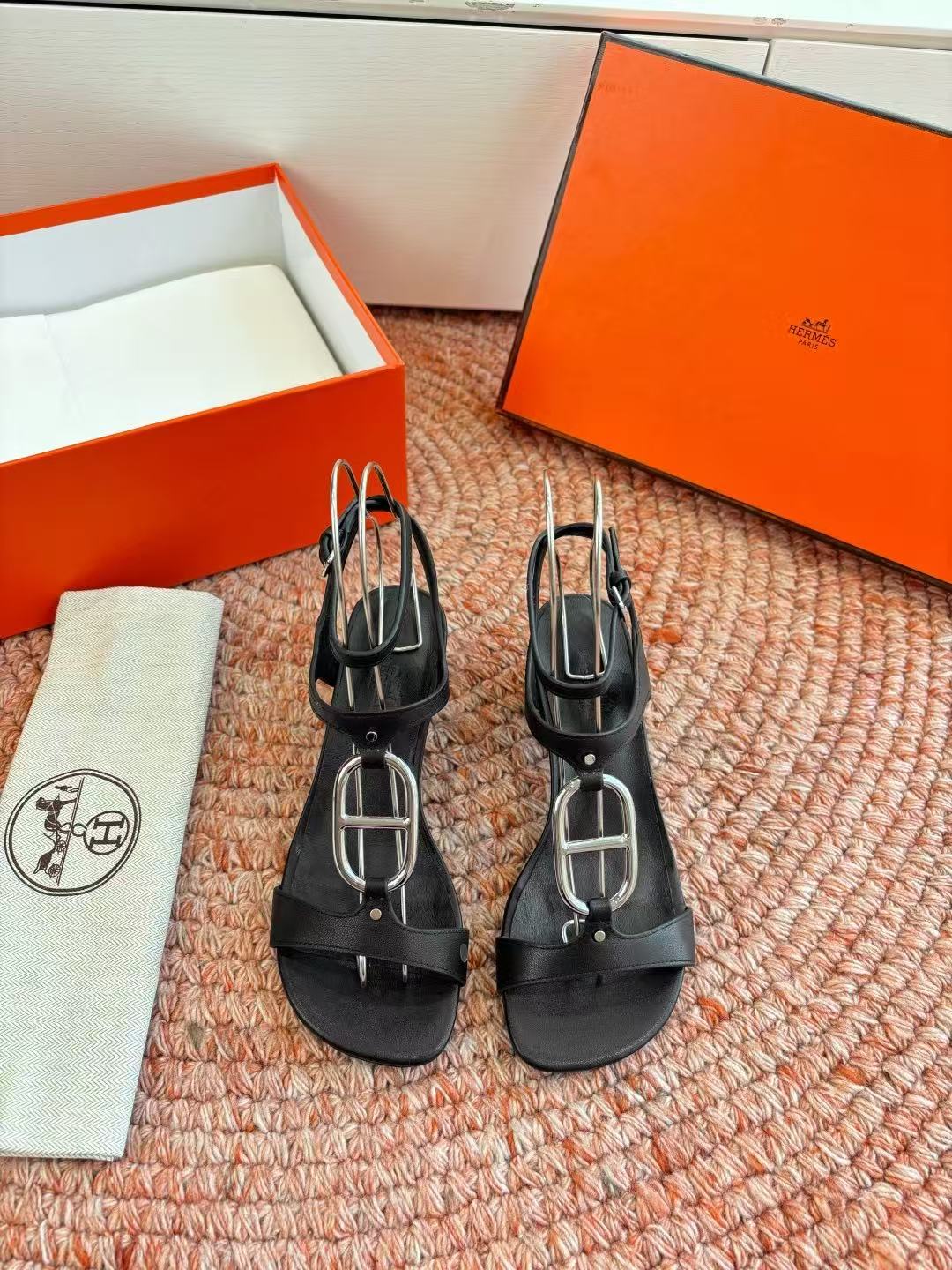 HERME5高品質kellyチャンキーヒールサンダル【50％割引+送料無料】