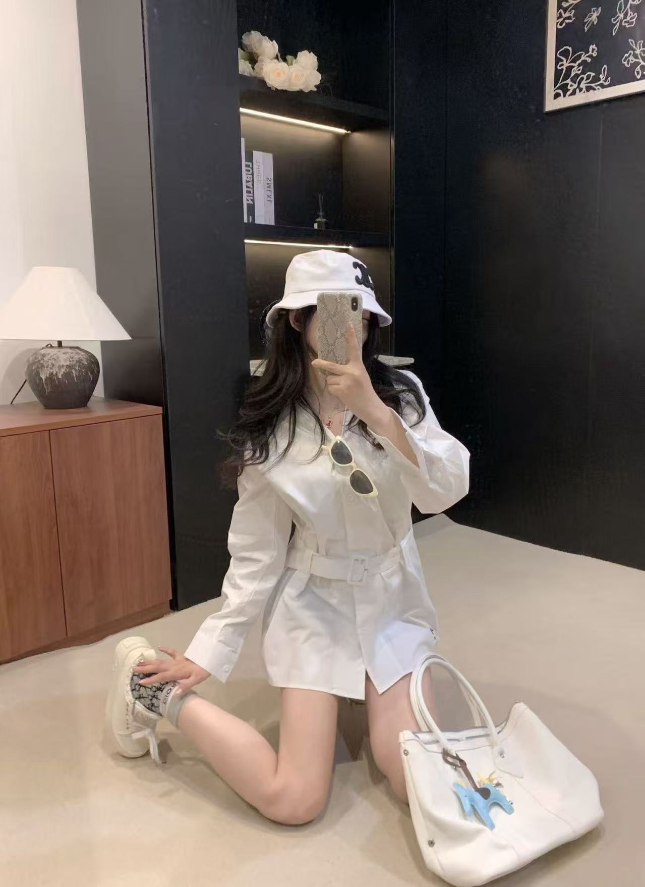 DIORのタイフロントVネックシャツ【50％割引+送料無料】