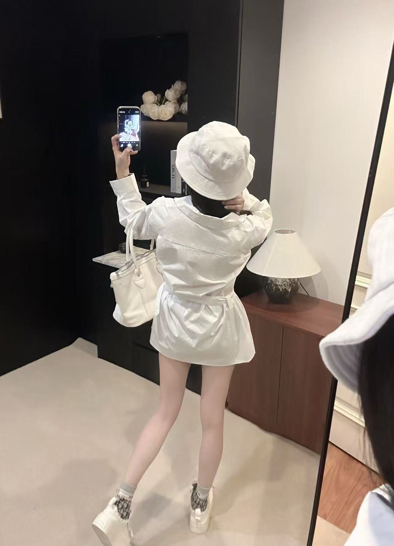 DIORのタイフロントVネックシャツ【50％割引+送料無料】