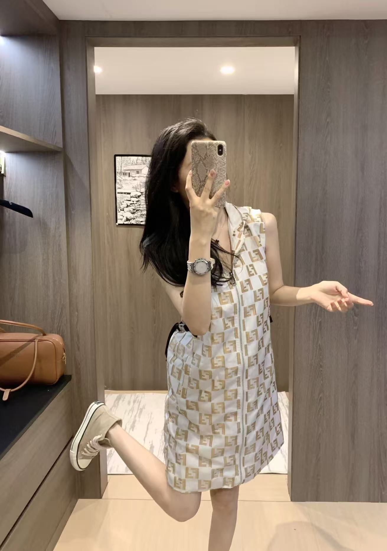 FENDIフード付きノースリーブドレス【50％割引+送料無料】