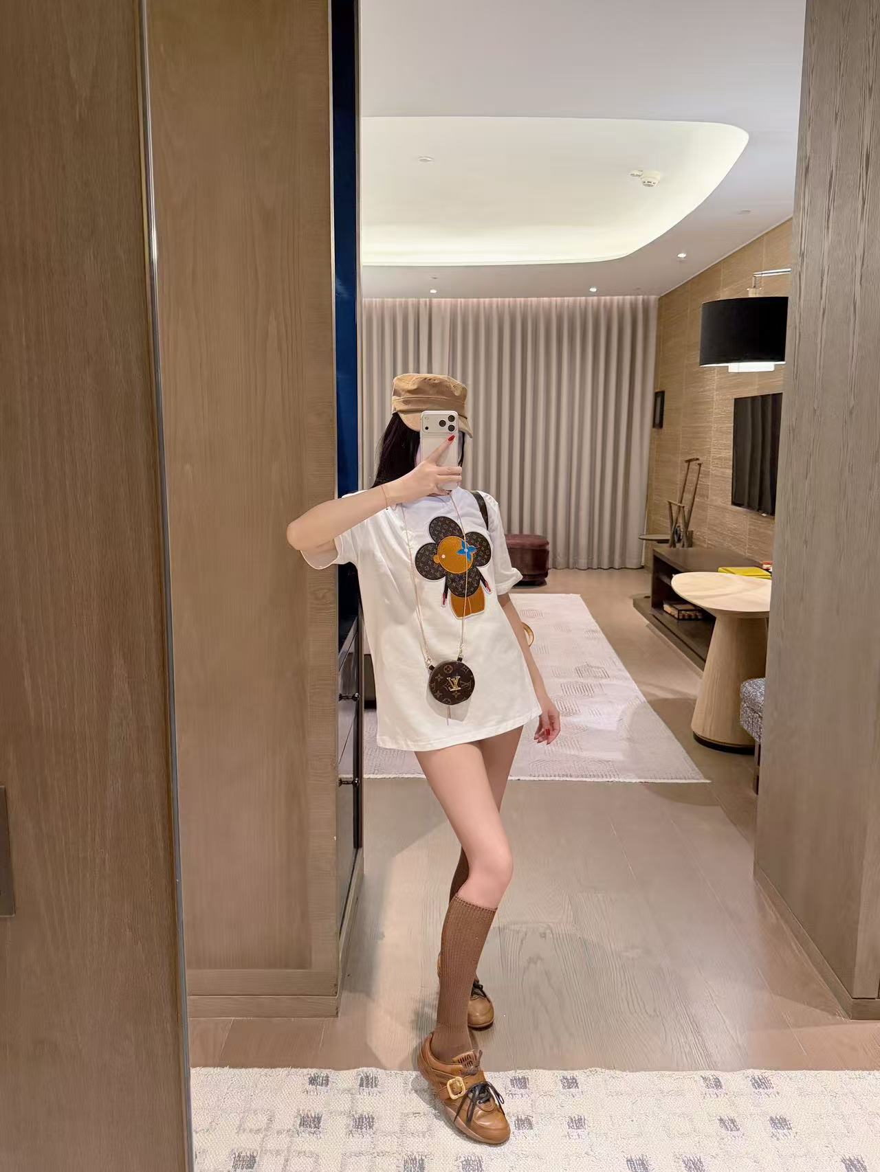 LVひまわりTシャツとバッグ【50％割引+送料無料】