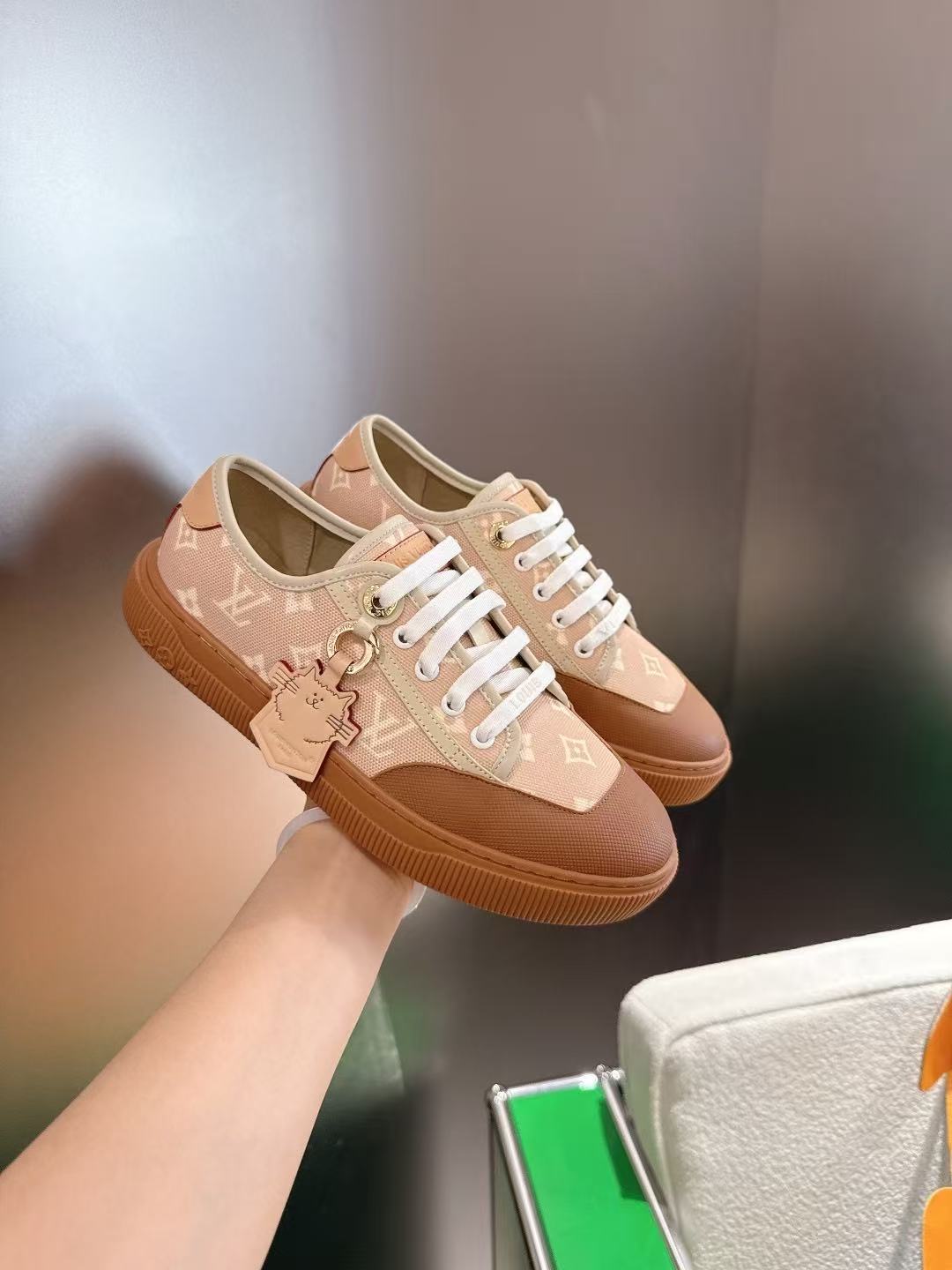 LVの高品質プリントカジュアルシューズ【50％割引+送料無料】