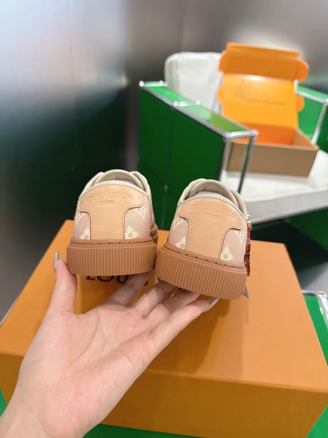 LVの高品質プリントカジュアルシューズ【50％割引+送料無料】