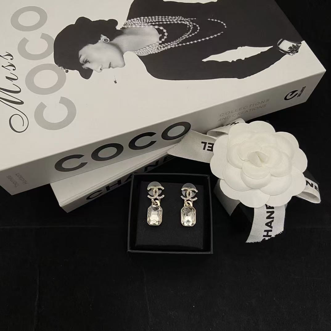 CHANE1 ダブルC スクエア ダイヤモンド スタッドピアス【50％割引+送料無料】